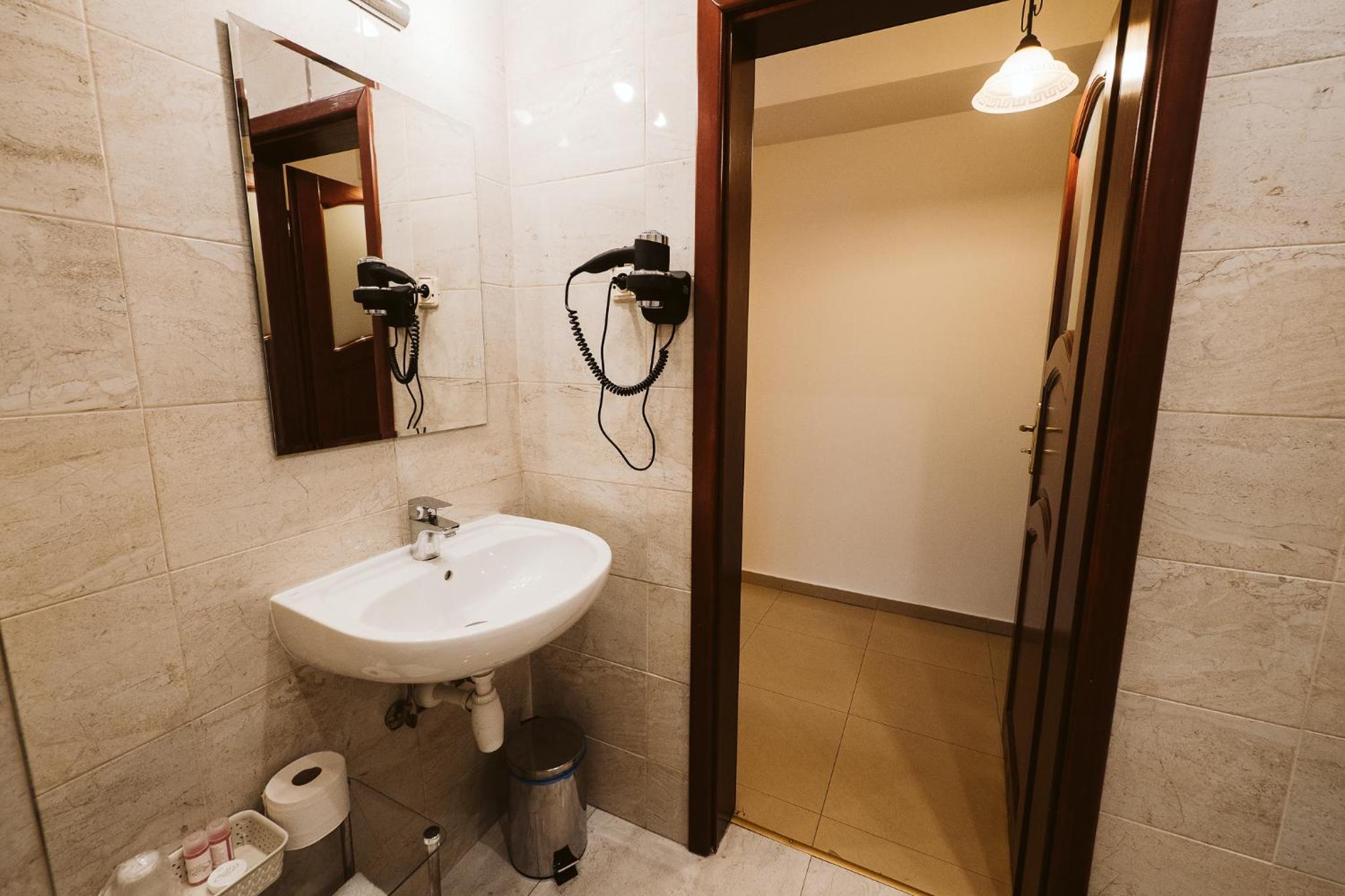 Budget Double Room photo 2