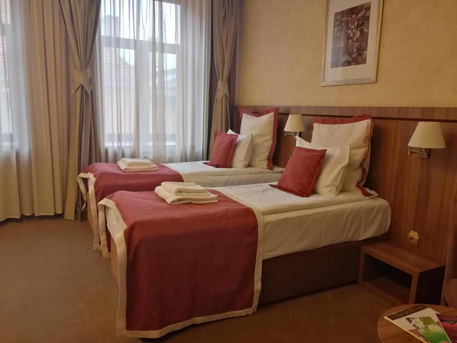 Standard Twin Room photo 3