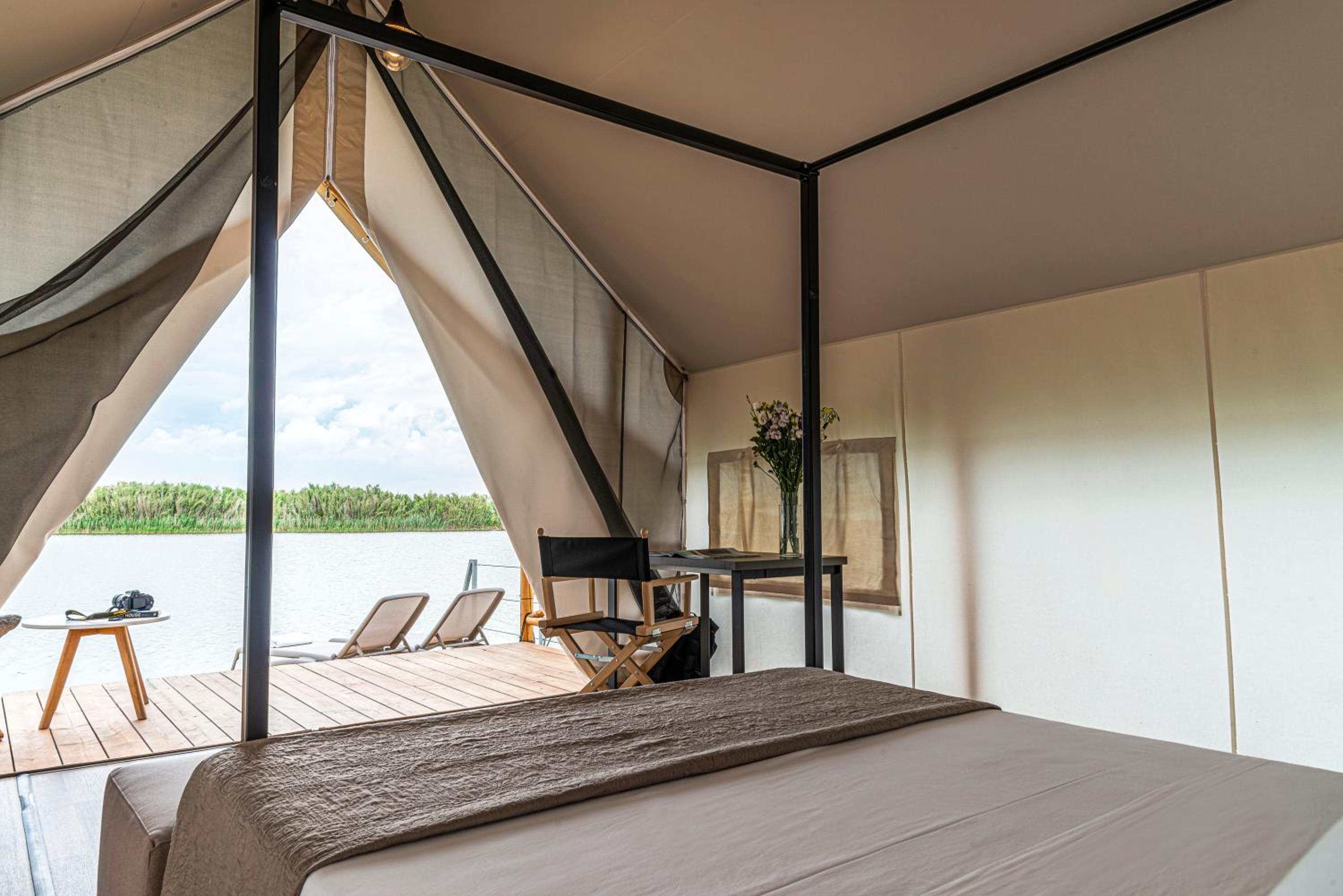 Tent - Photo 10