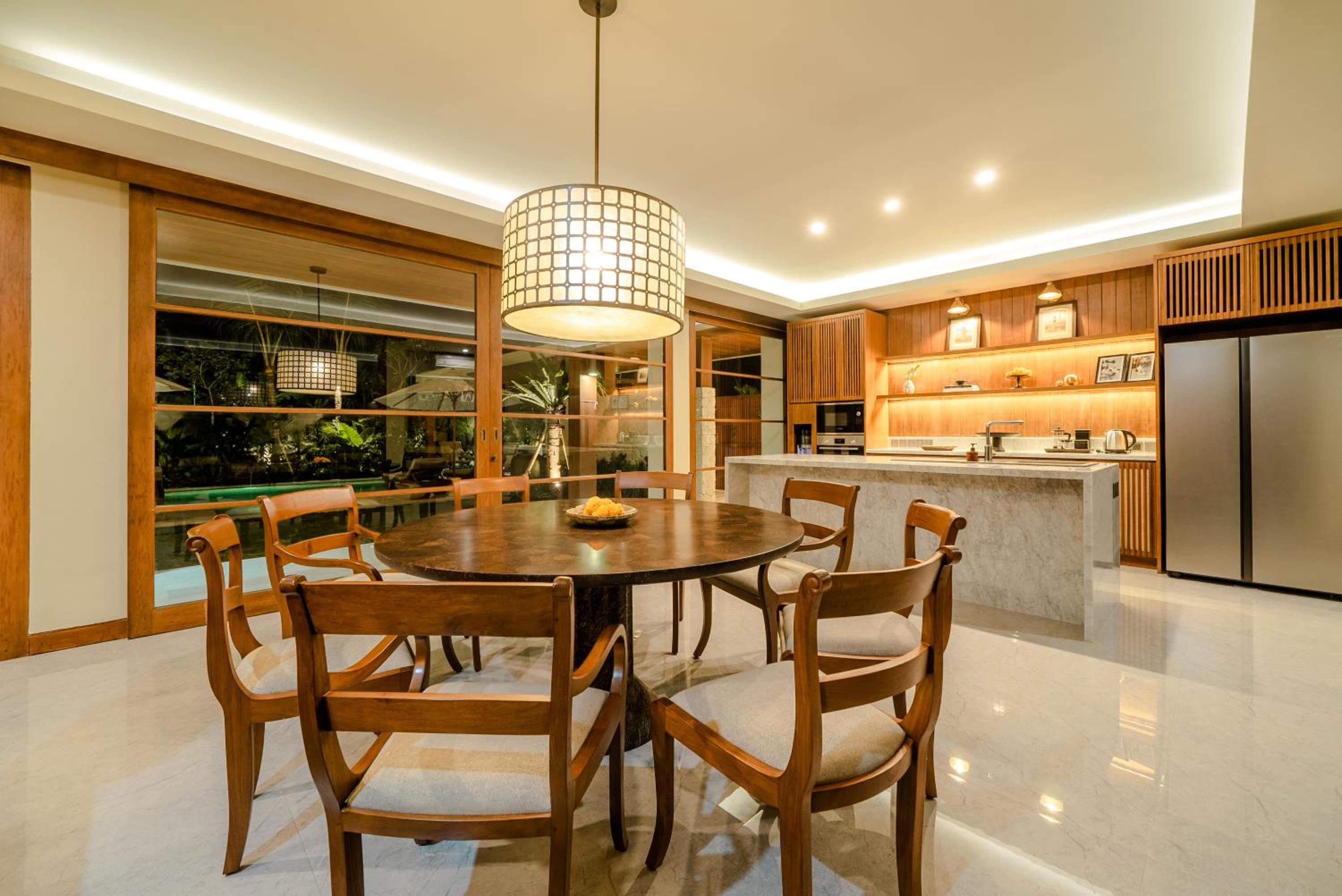 Five-Bedroom Villa with Private Pool - Photo 14
