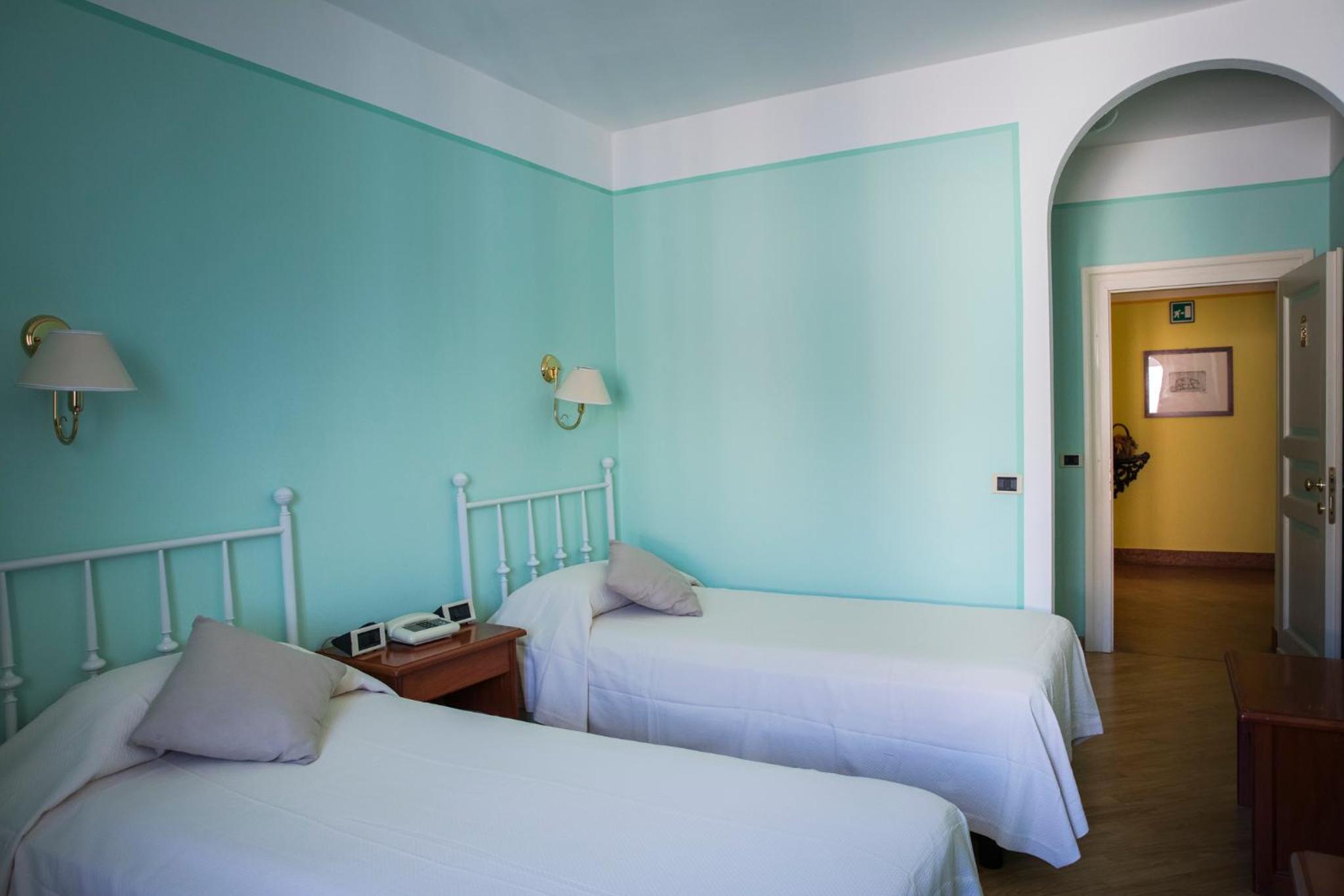 Twin Room photo 2