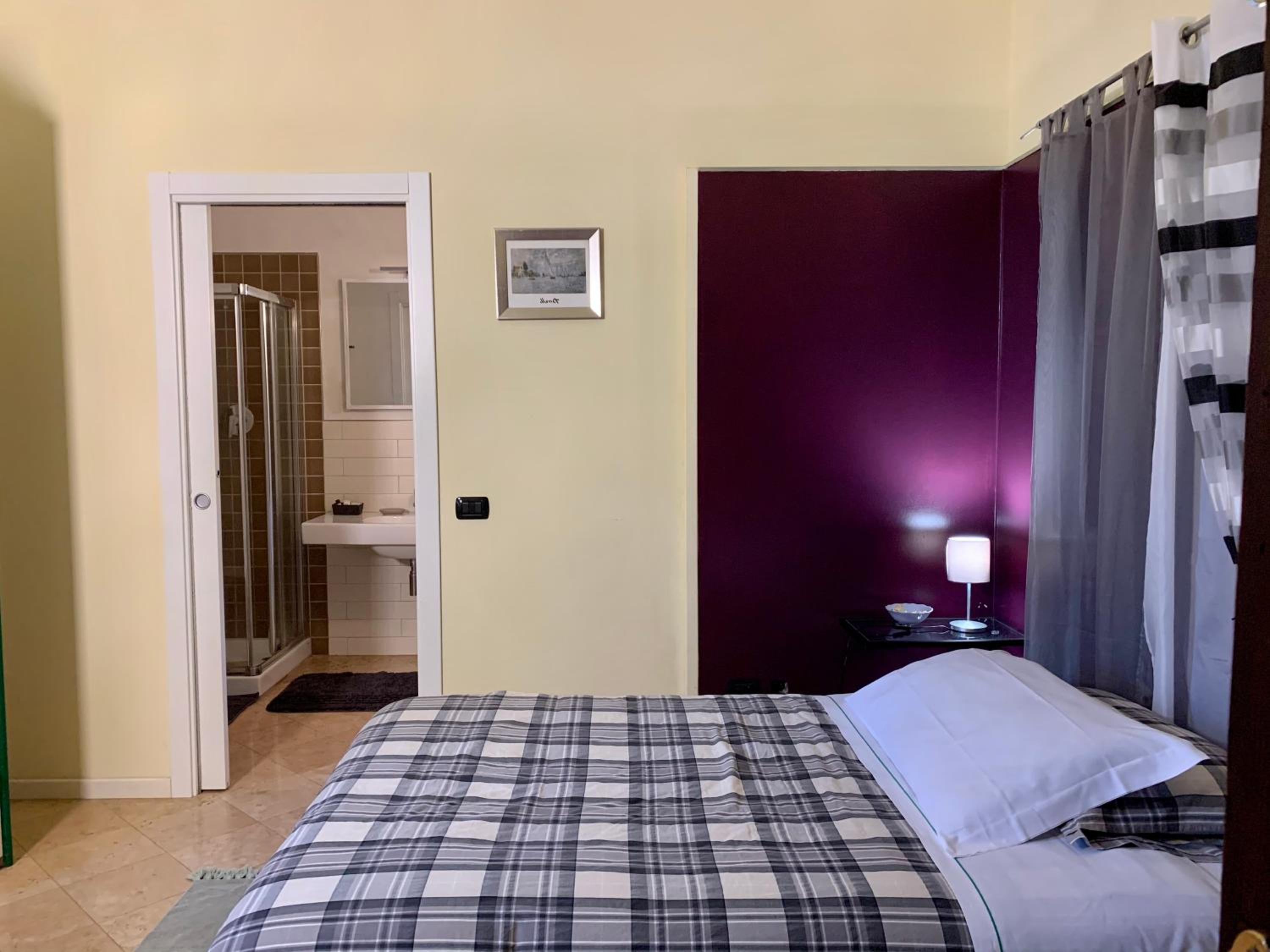 Small Double Room photo 3