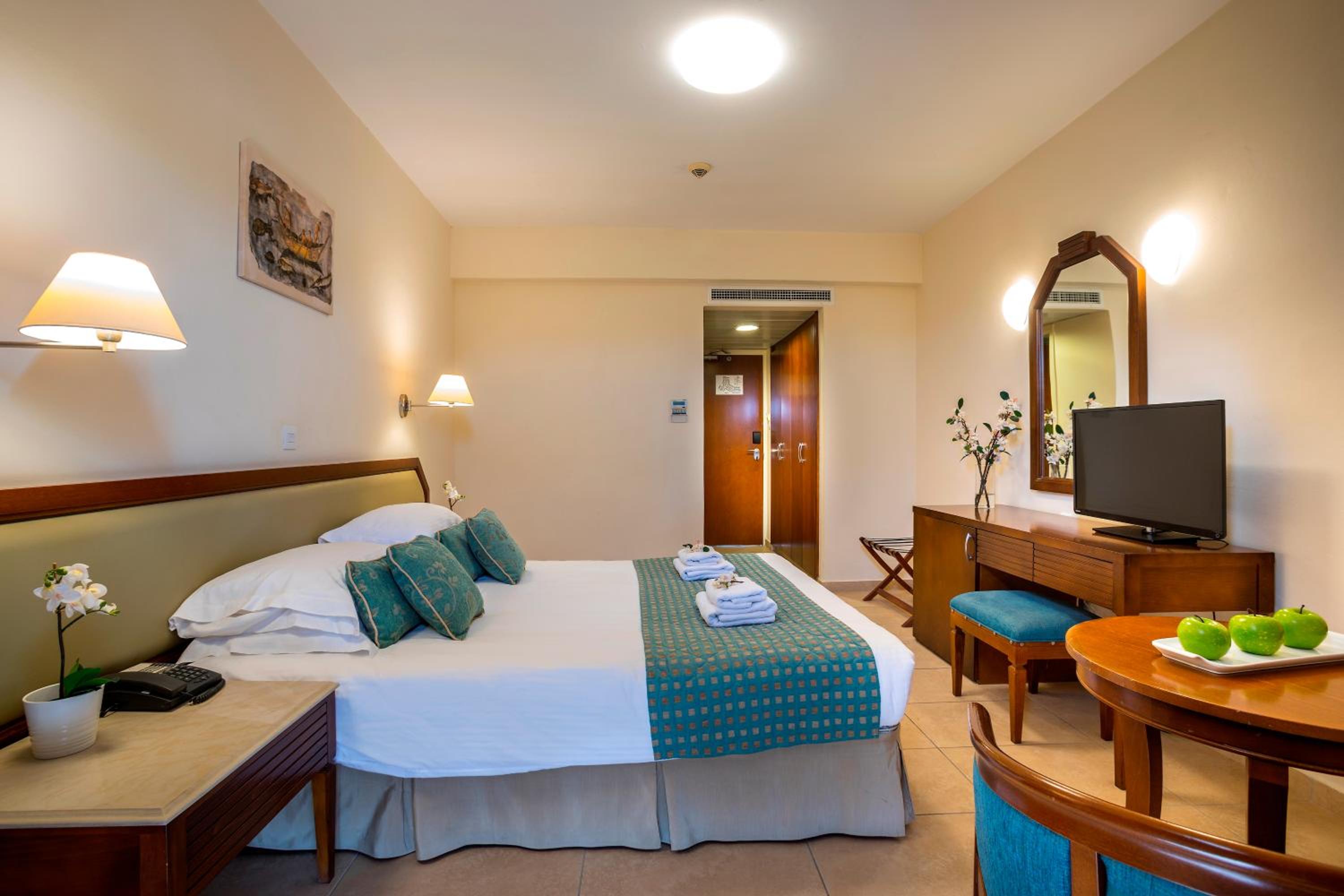 Standard Double or Twin Room with Inland View - Photo 1