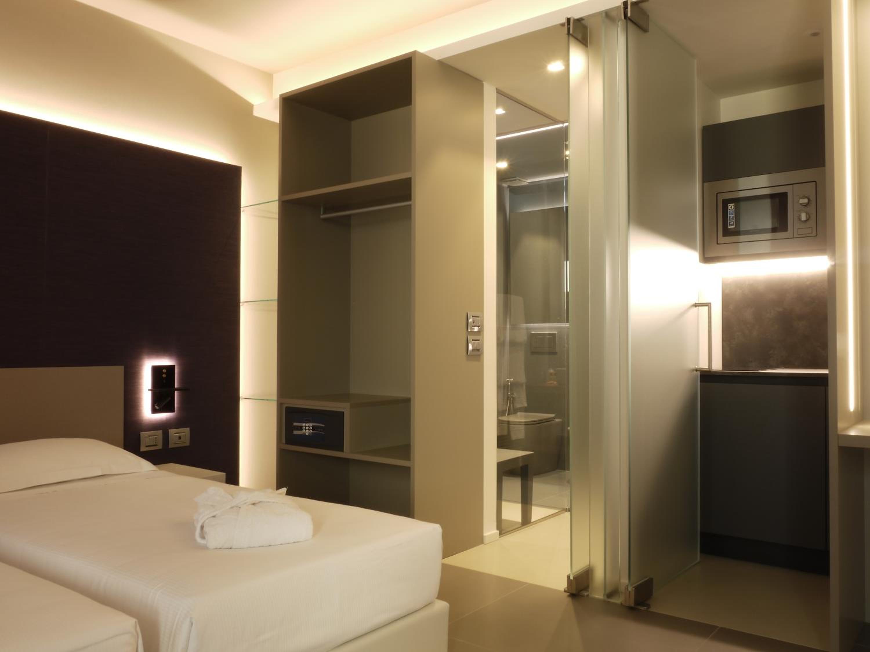 Quadruple Room - Photo 32