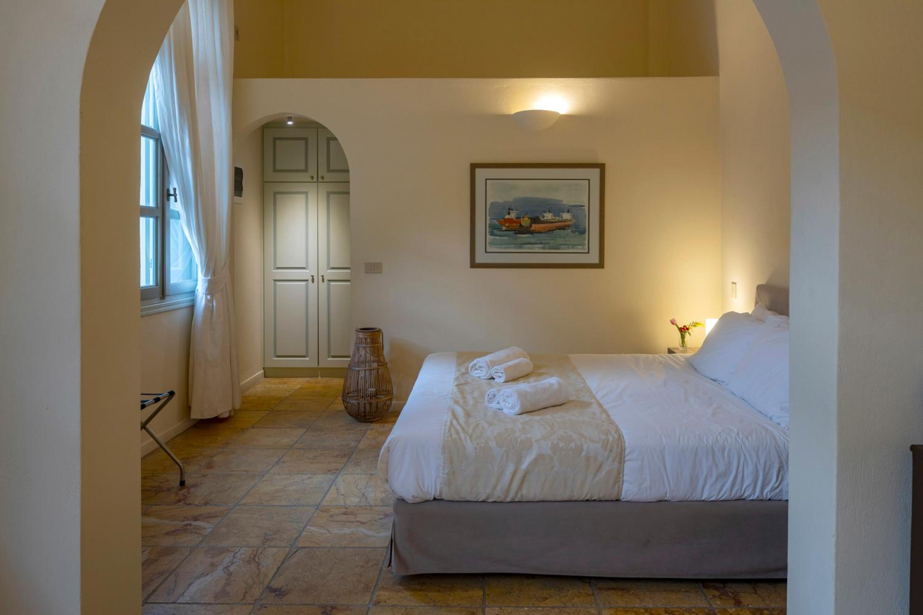 Suite - Photo 2