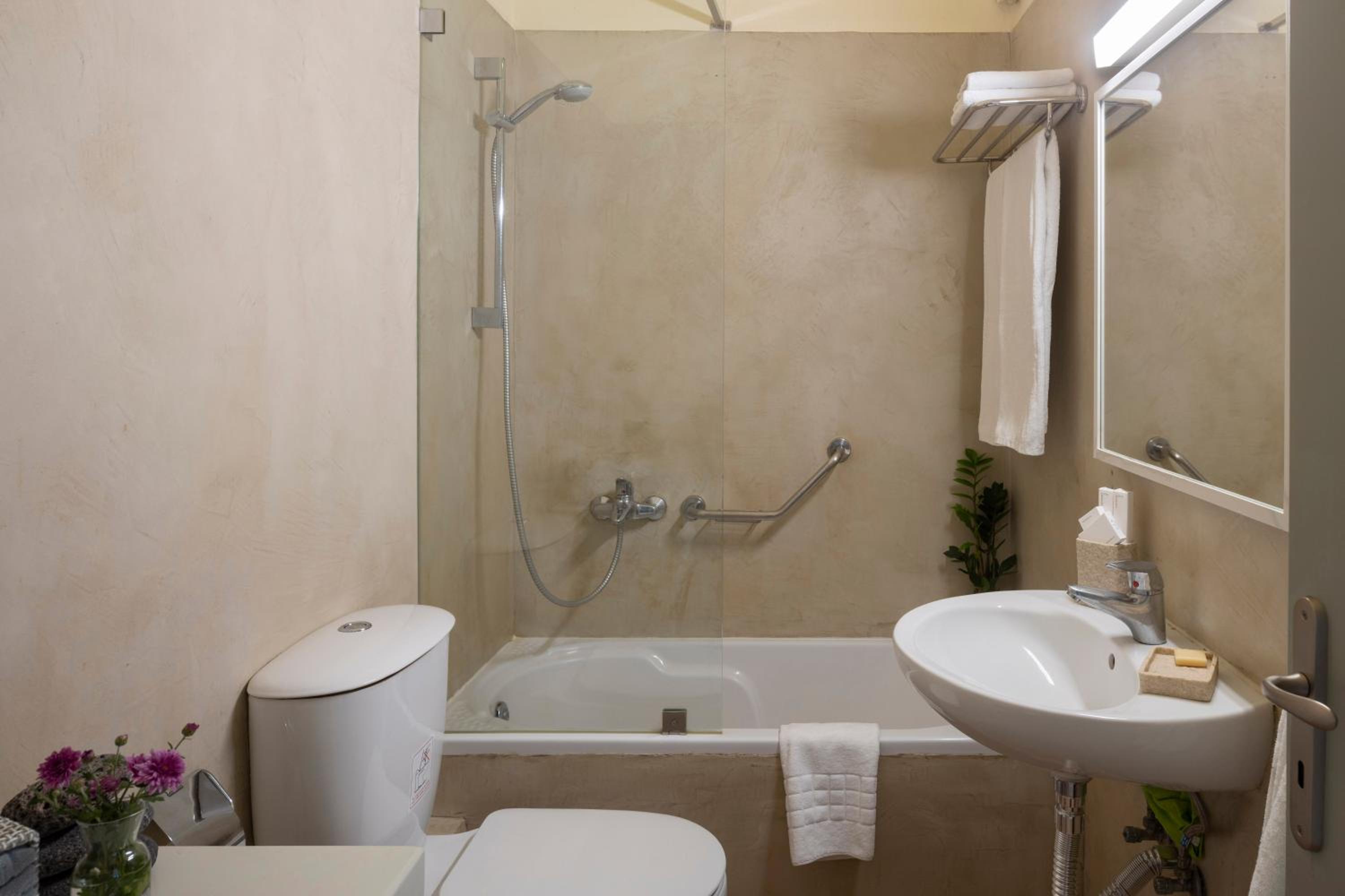 Superior Double Room - Photo 10