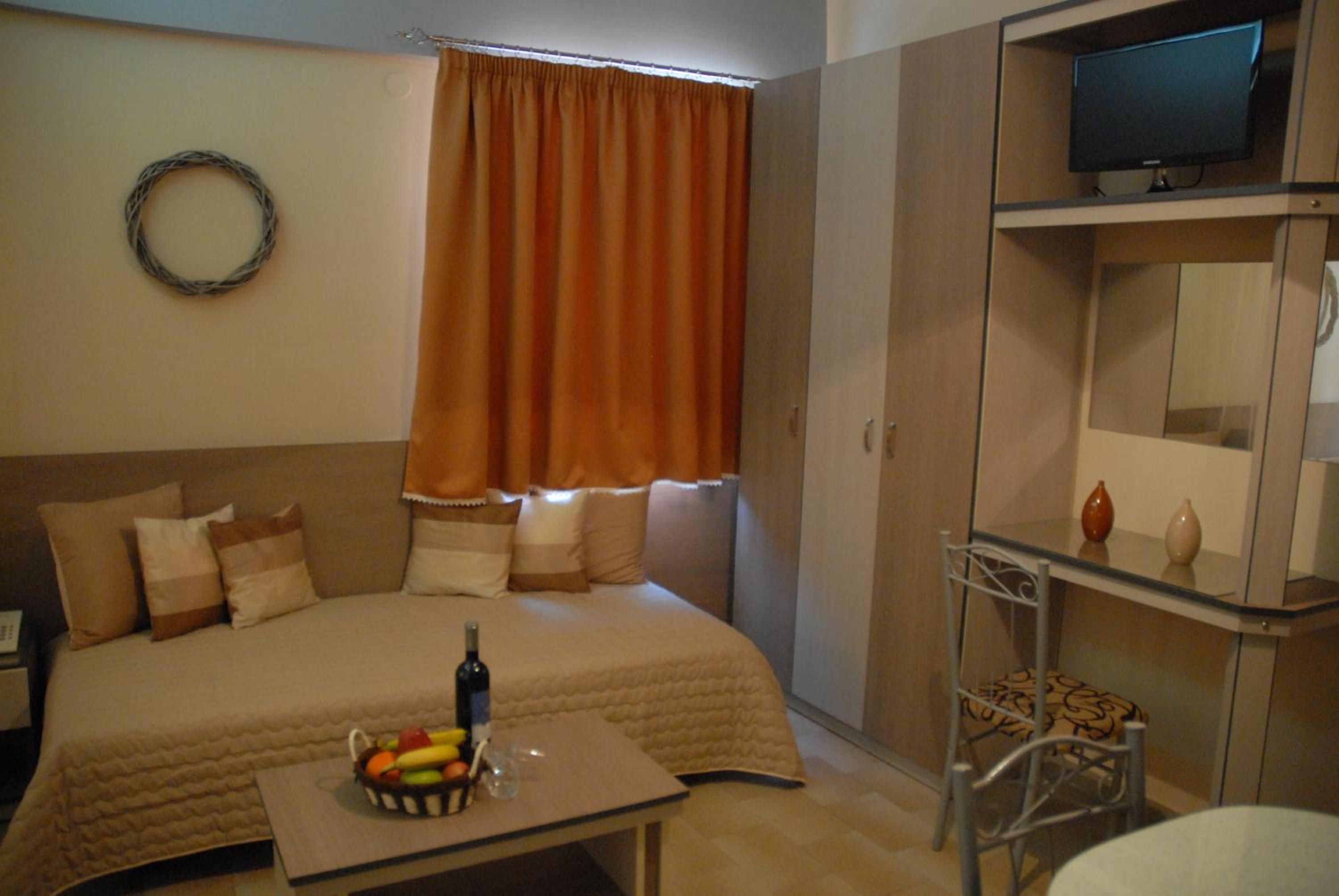 One-Bedroom Suite photo 3