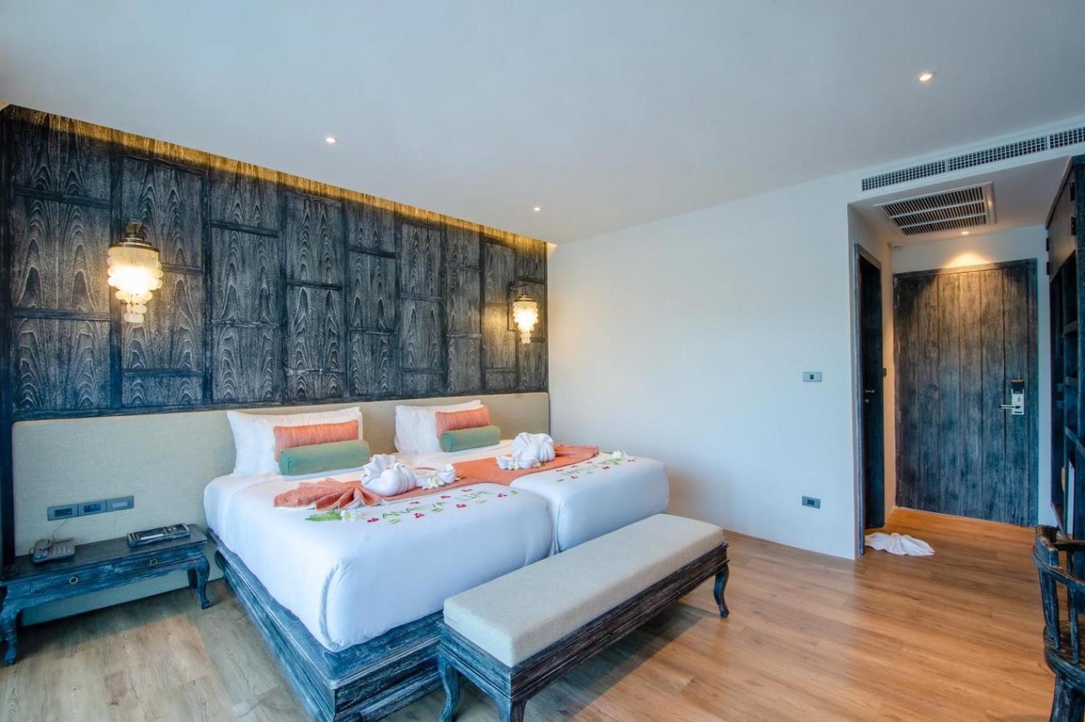 Family Suite Pool Access - Photo 1