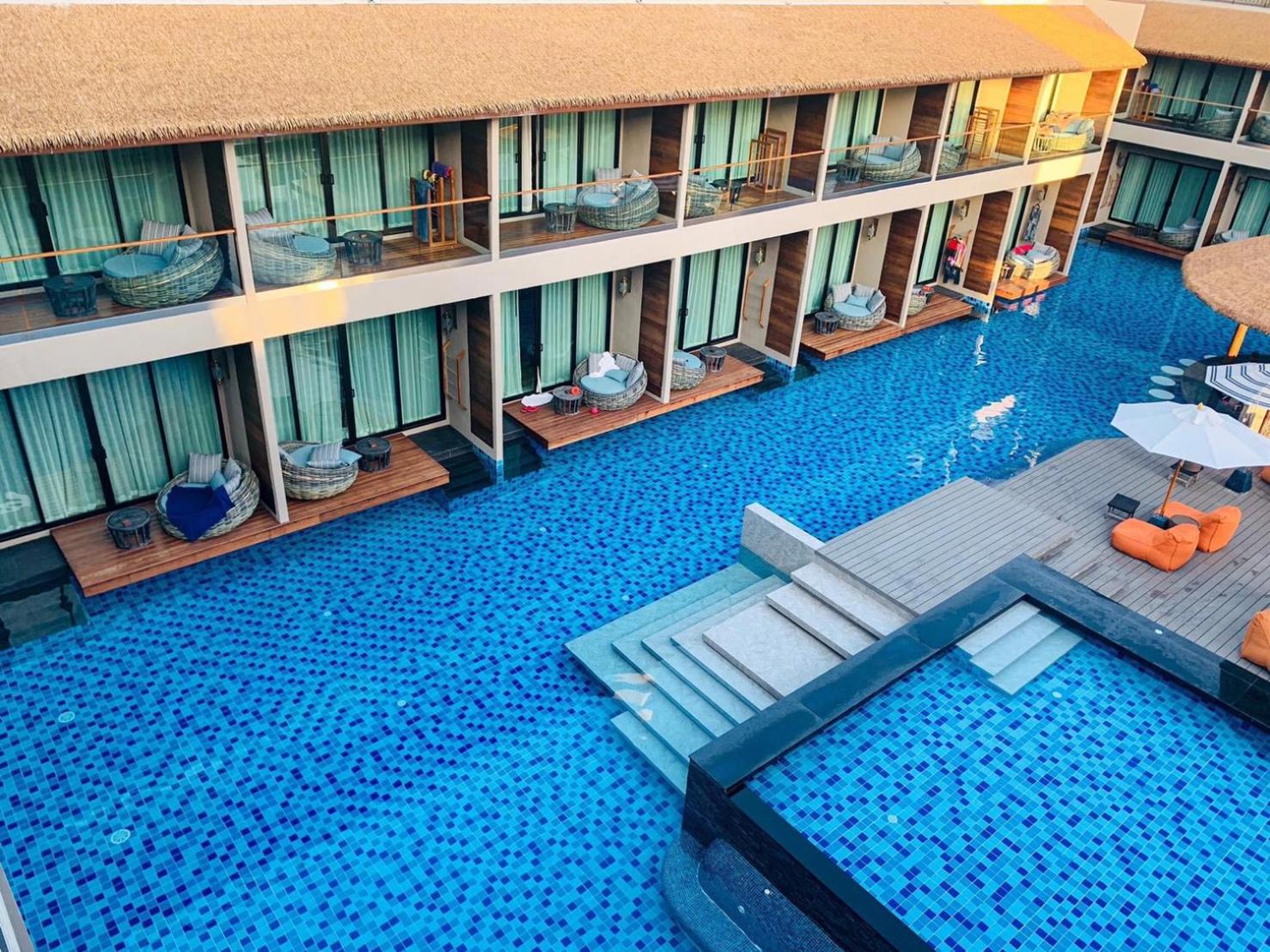 Deluxe Double or Twin Room with Pool View - Photo 2