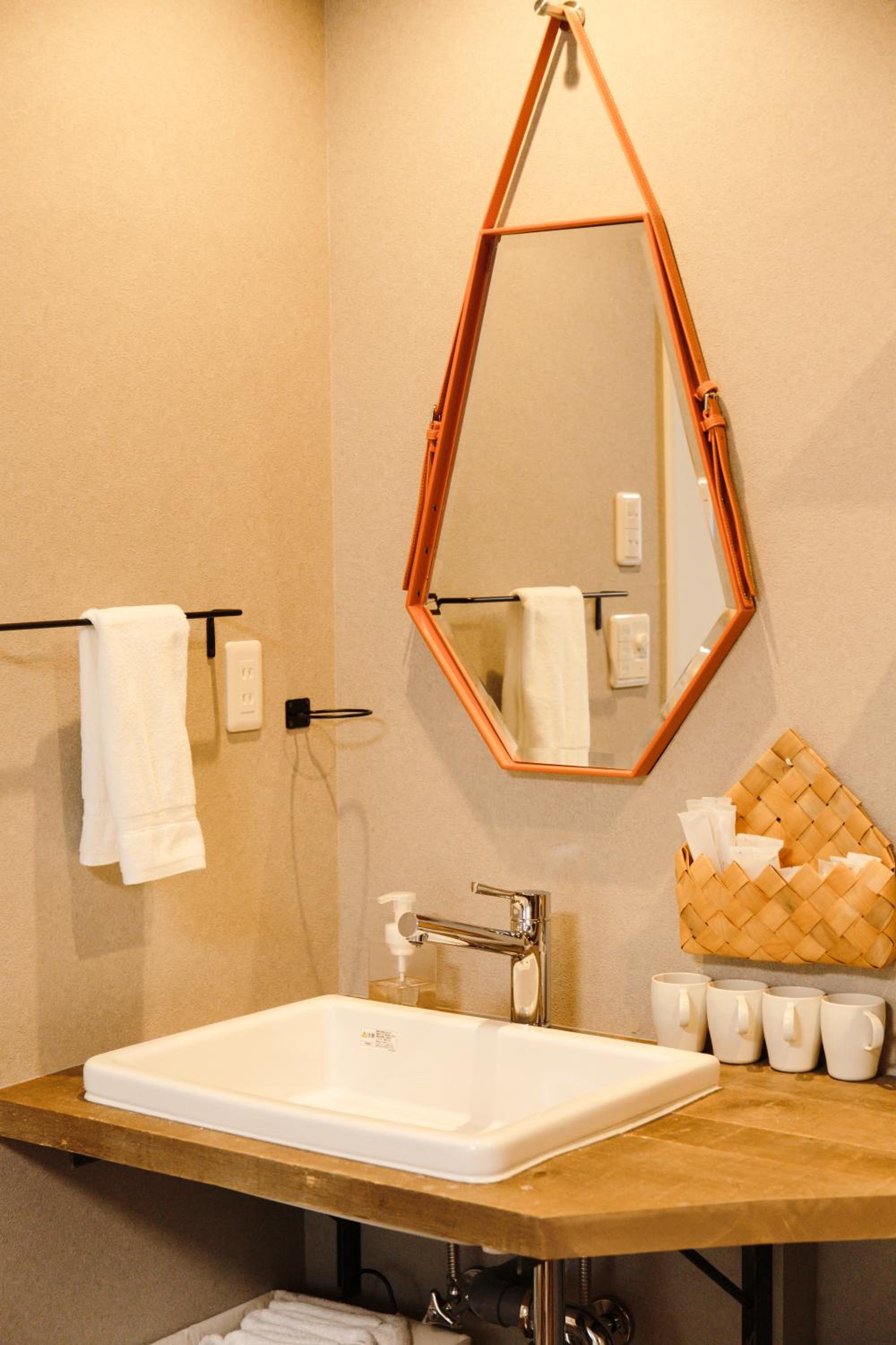 Quadruple Room - Photo 18