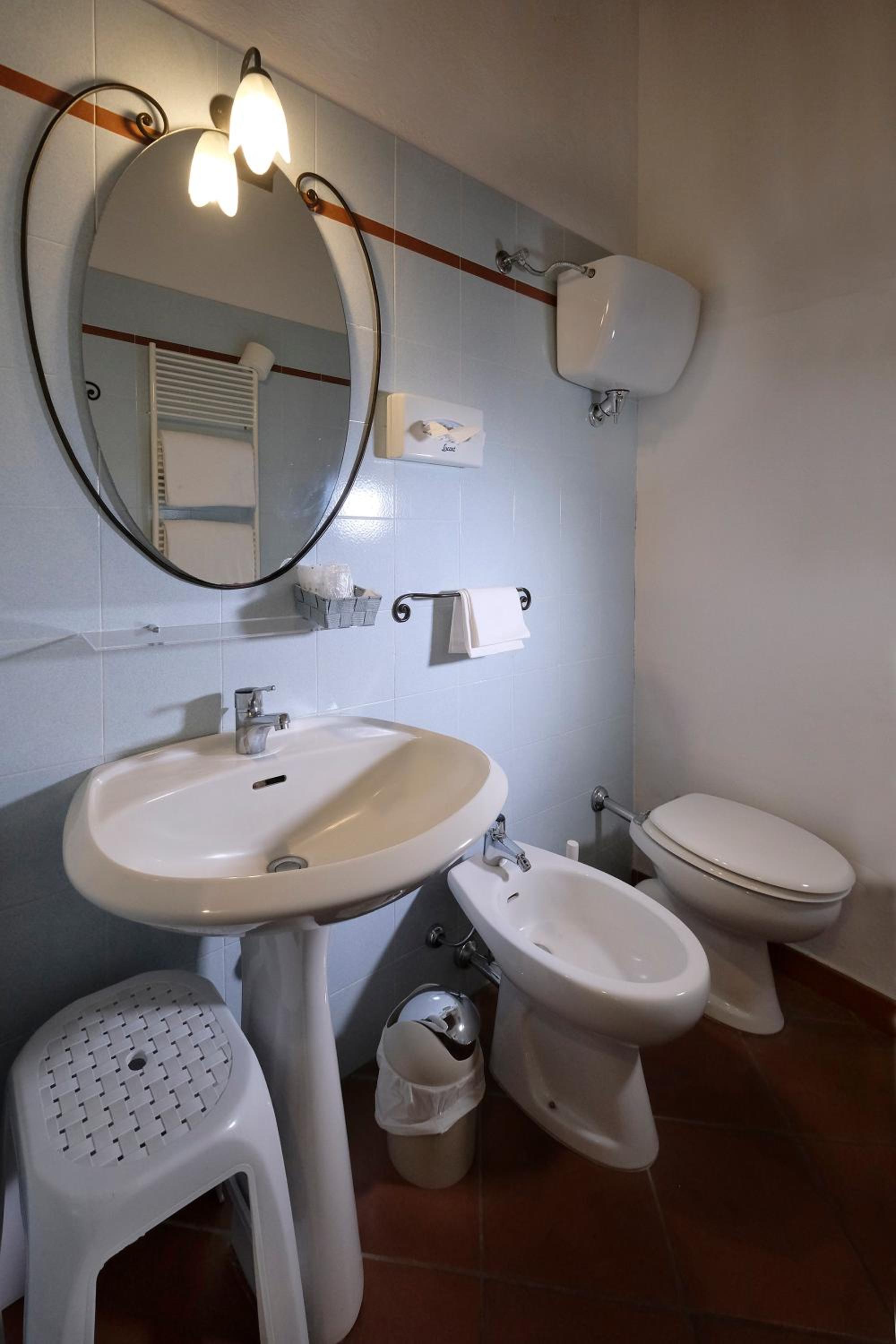 Family Room with Private Bathroom - Photo 10