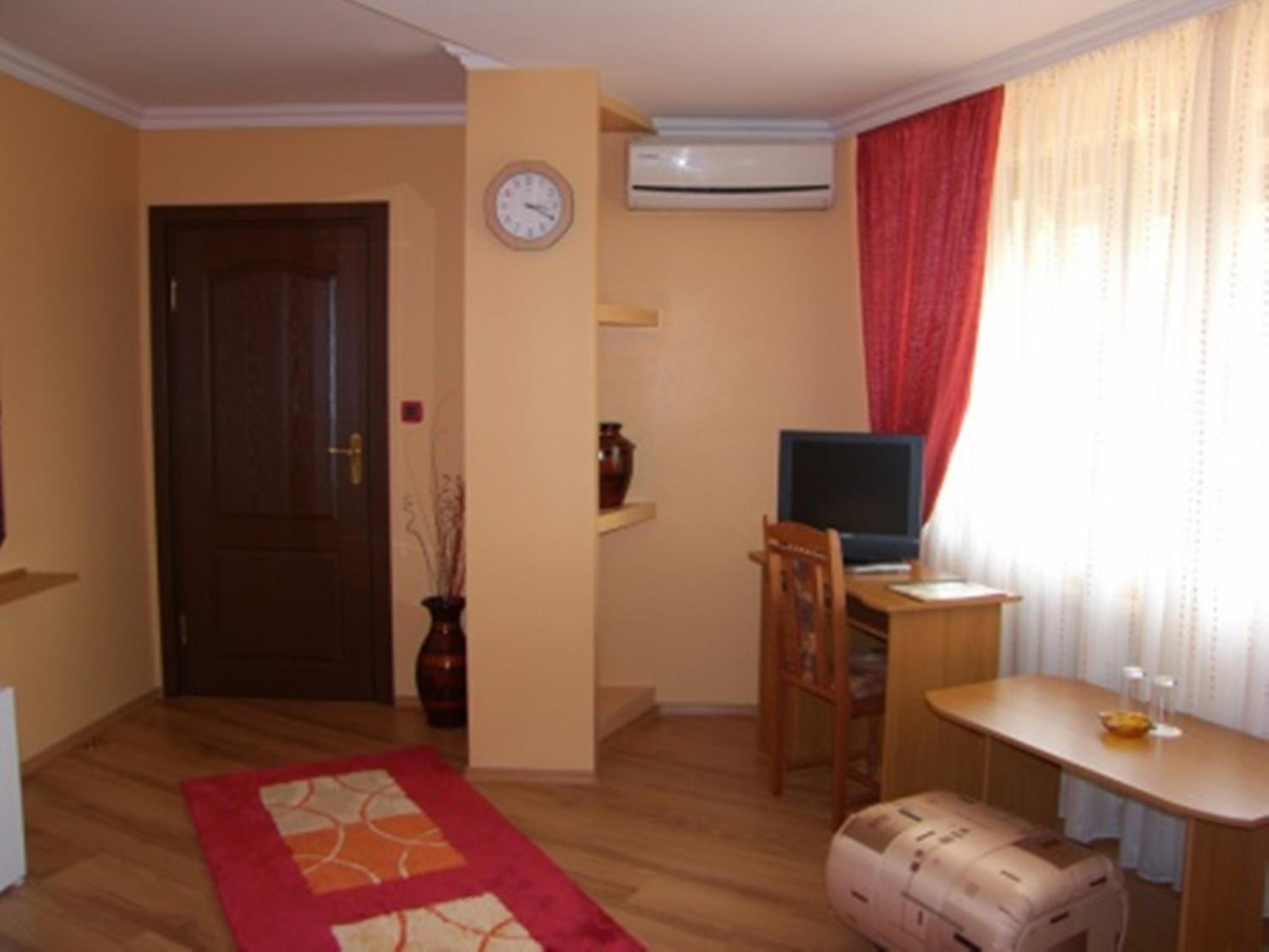 Double or Twin Room - Photo 2
