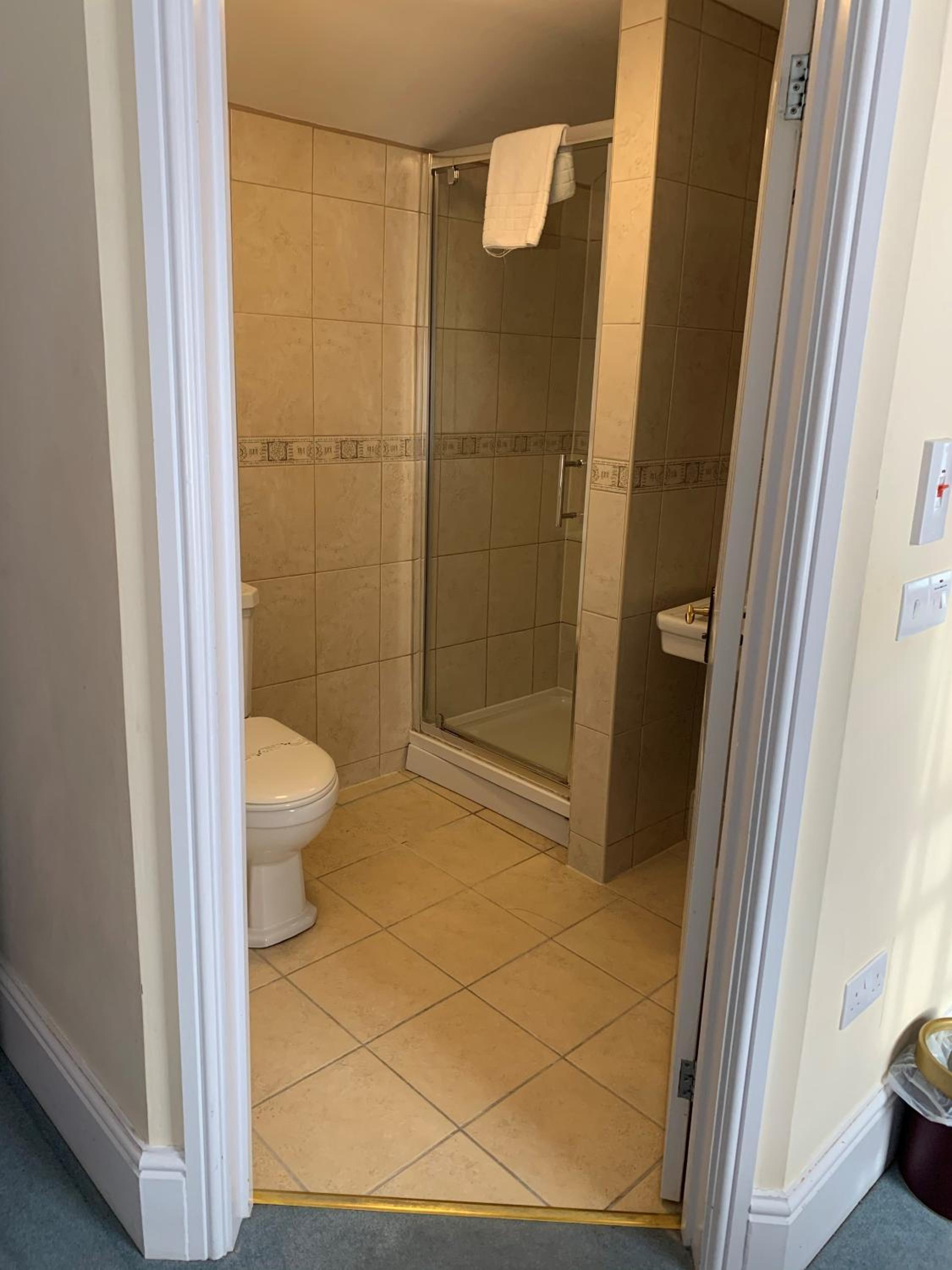 Double or Twin Room - Photo 3