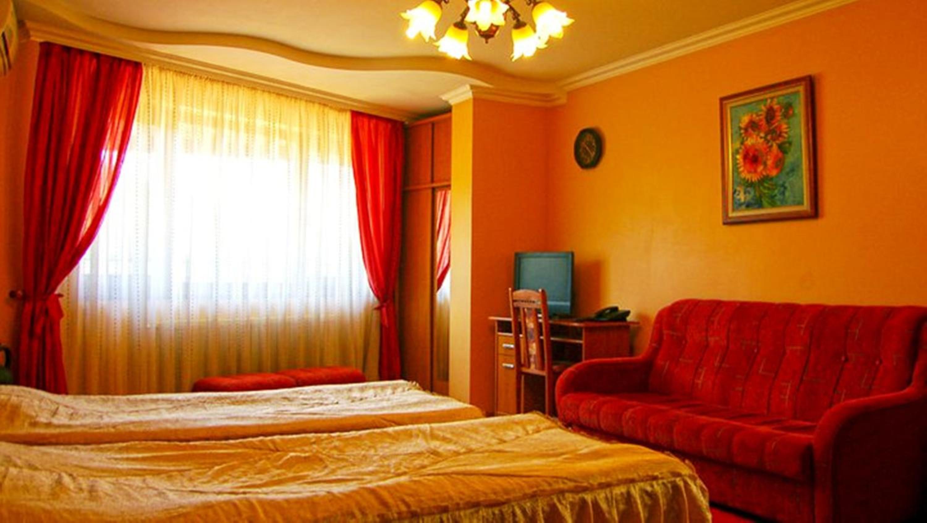 Double or Twin Room - Photo 6