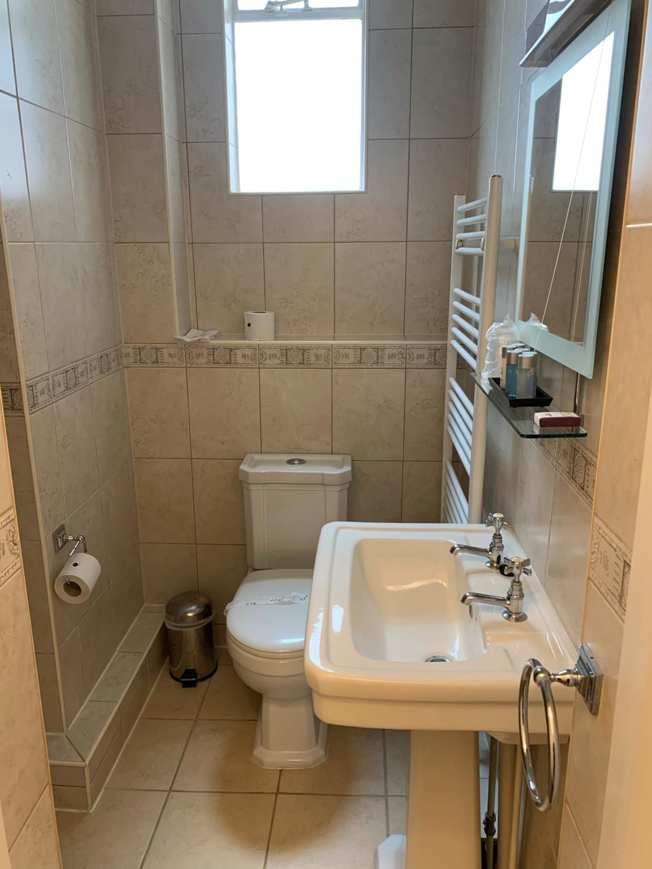 Small Double Room - Photo 13