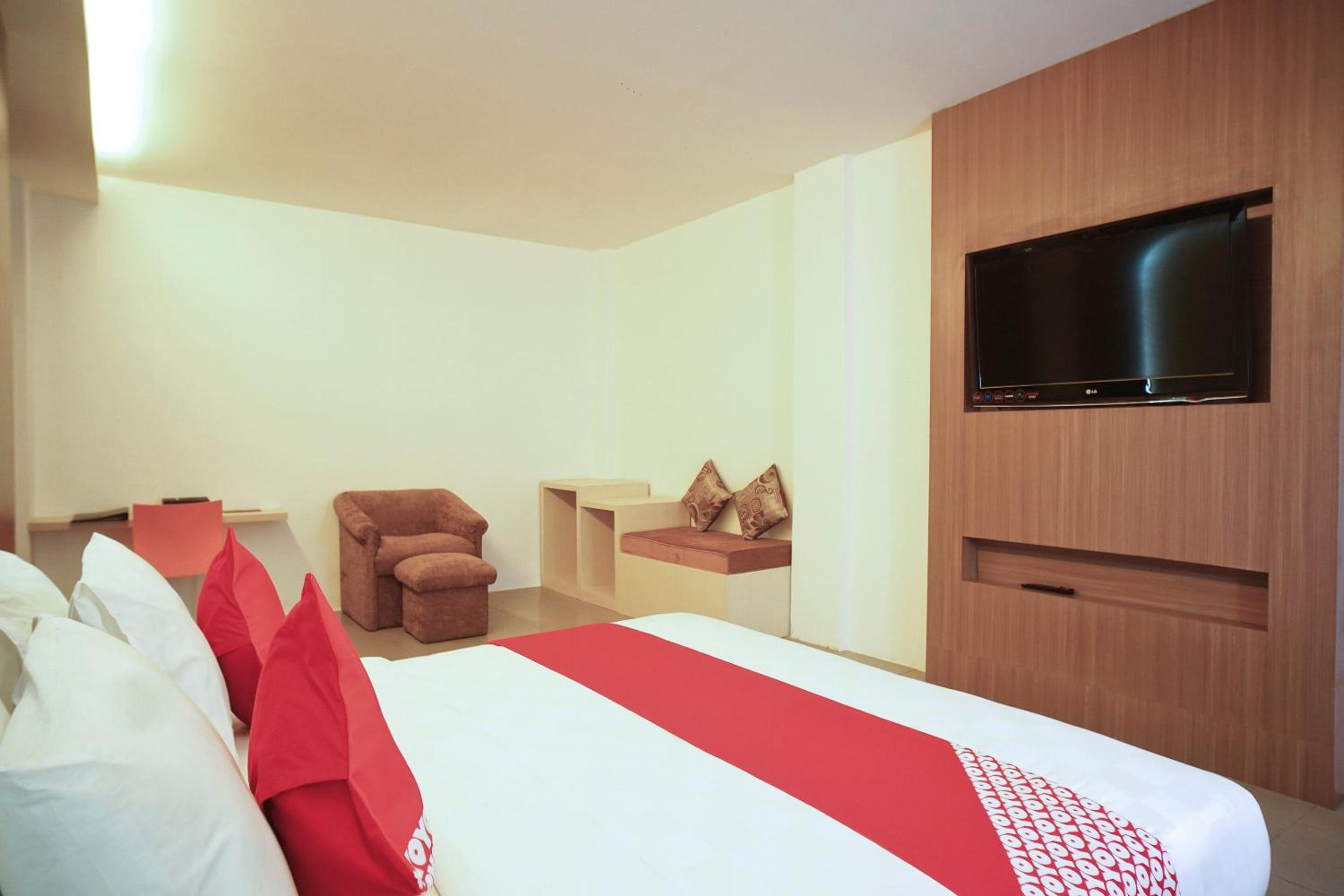 Deluxe Suite - Photo 3