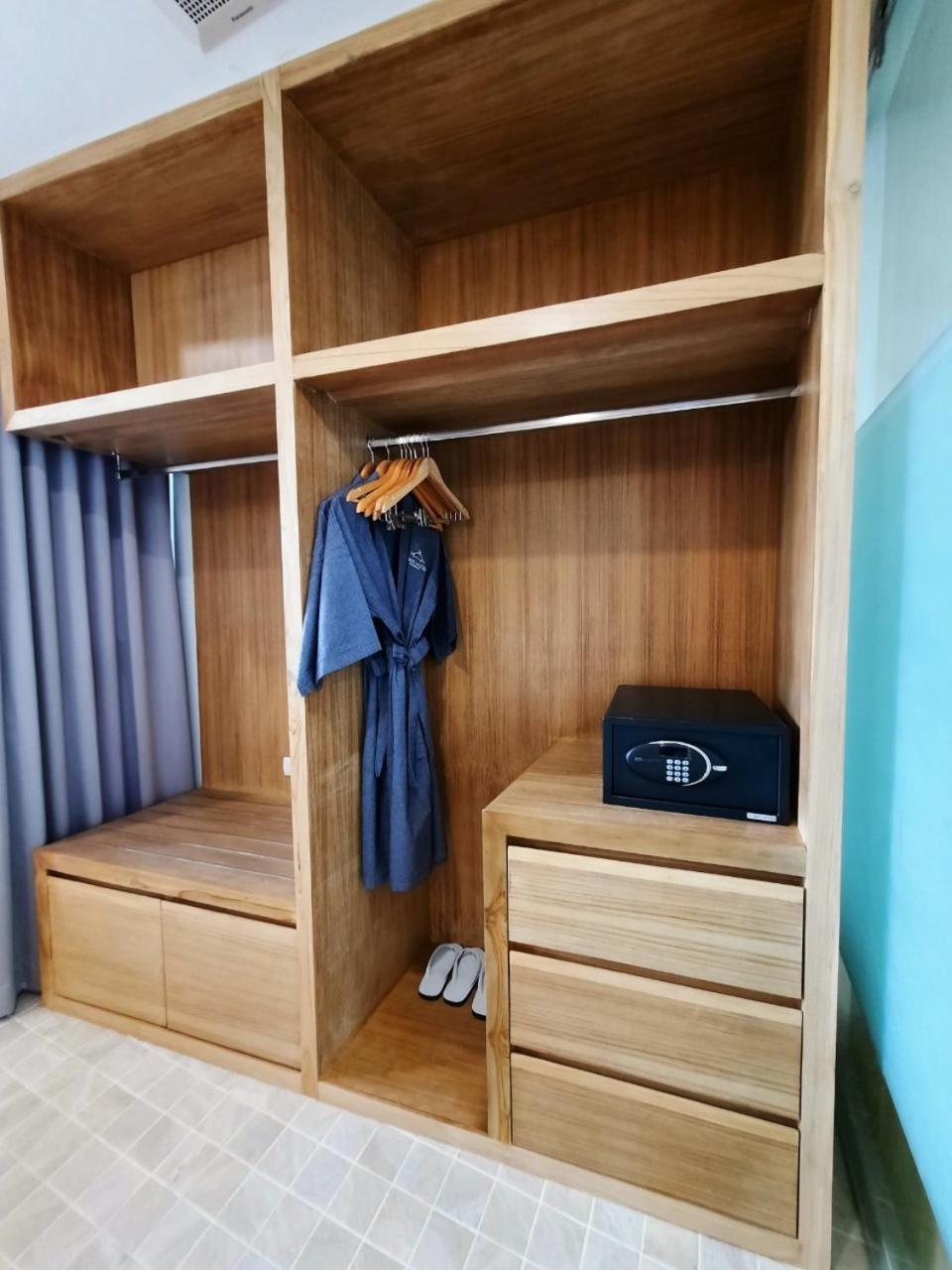 Grand Deluxe Double Room with Bath - Photo 4
