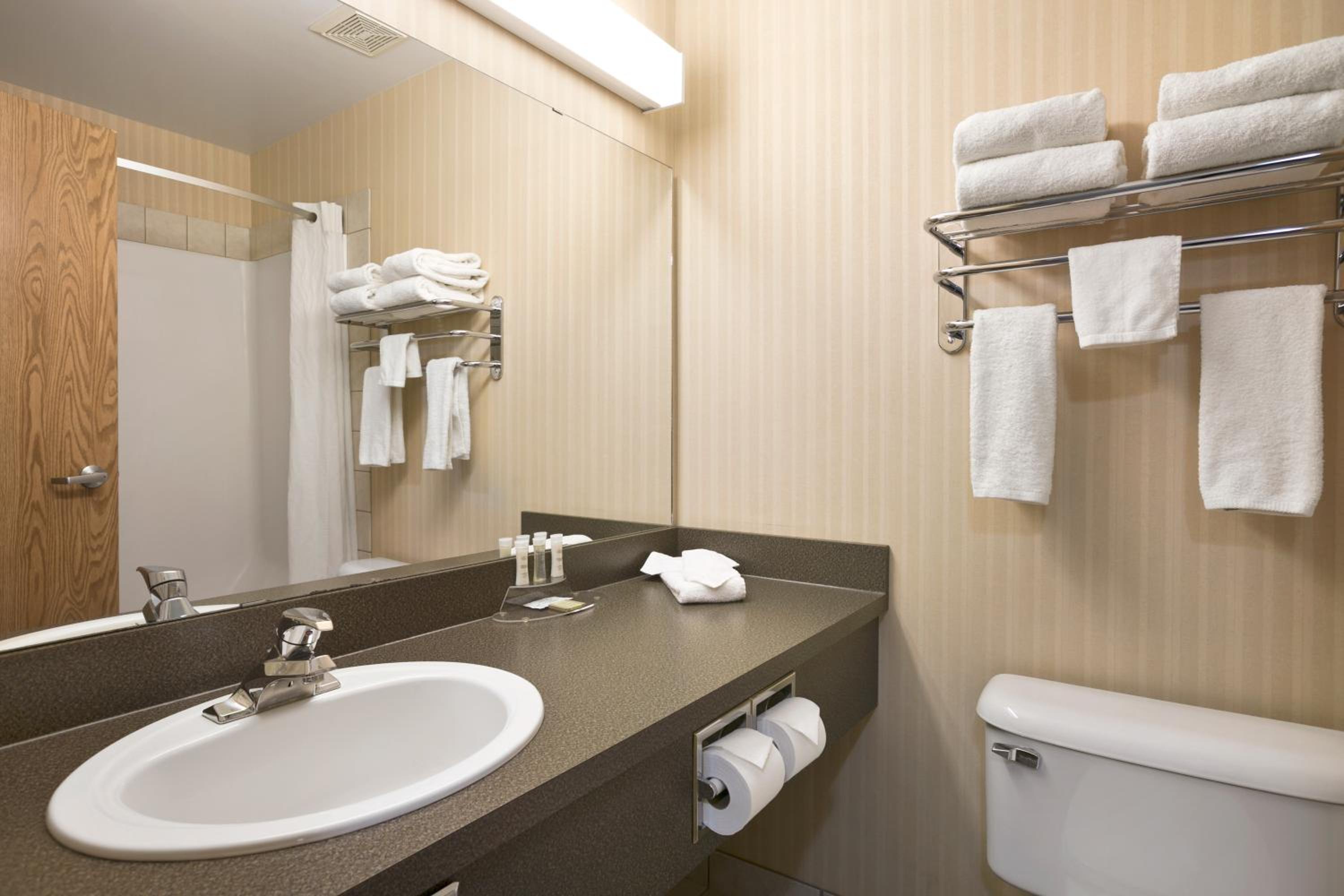 King Room - Non-Smoking - Photo 3