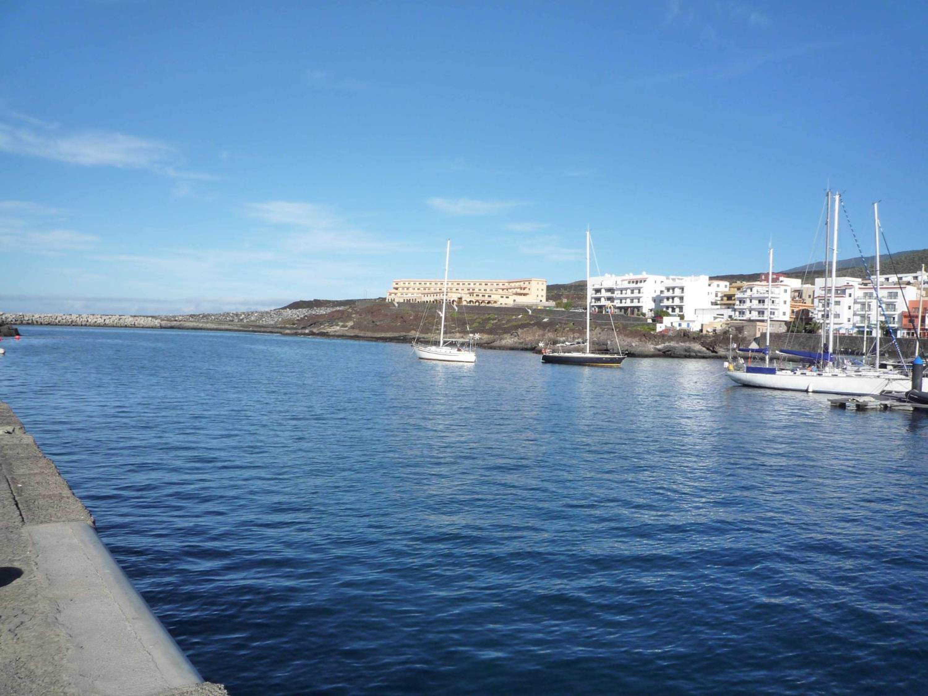 Apartment With Sea View photo 2