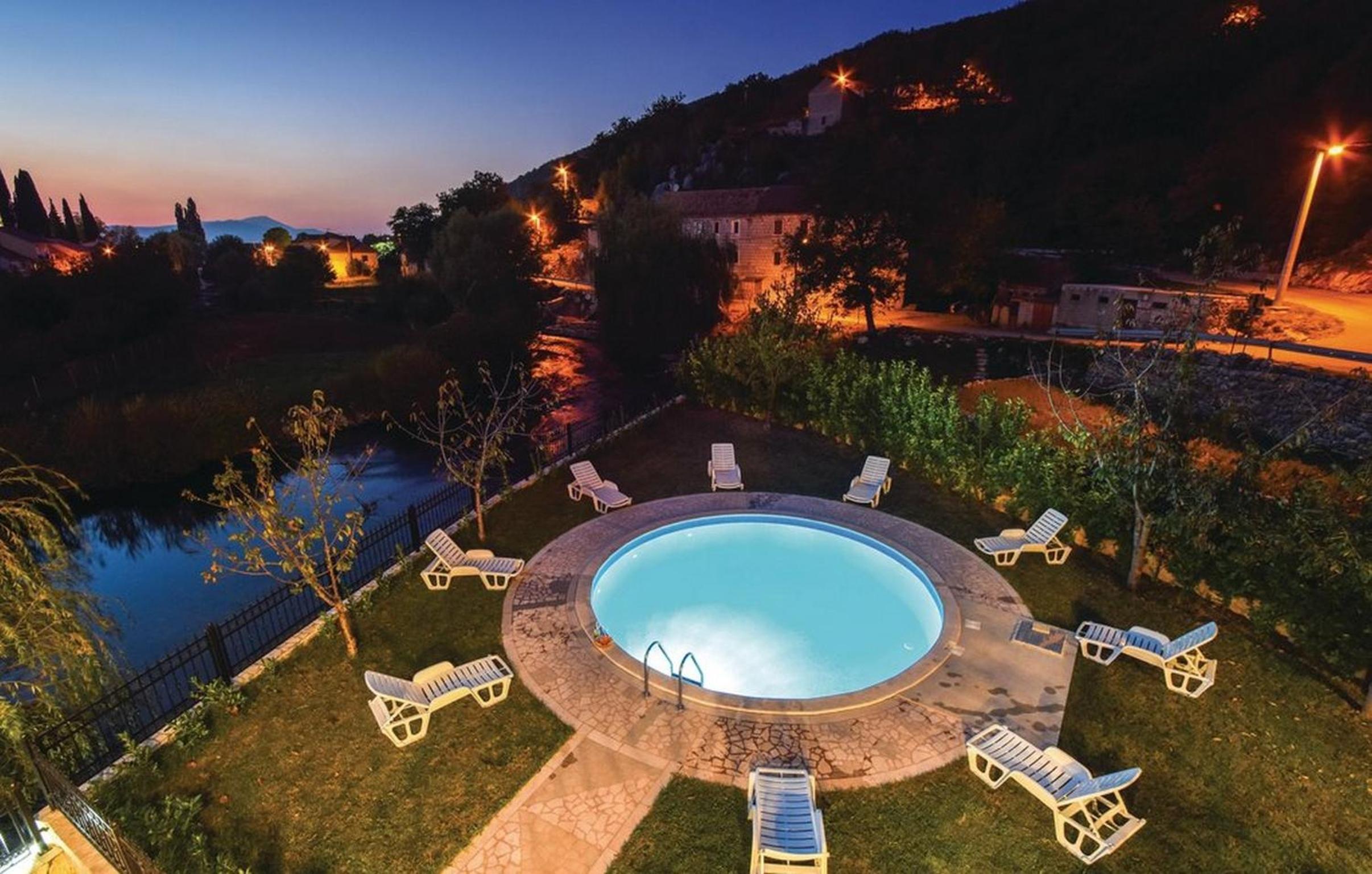 Villa photo 2