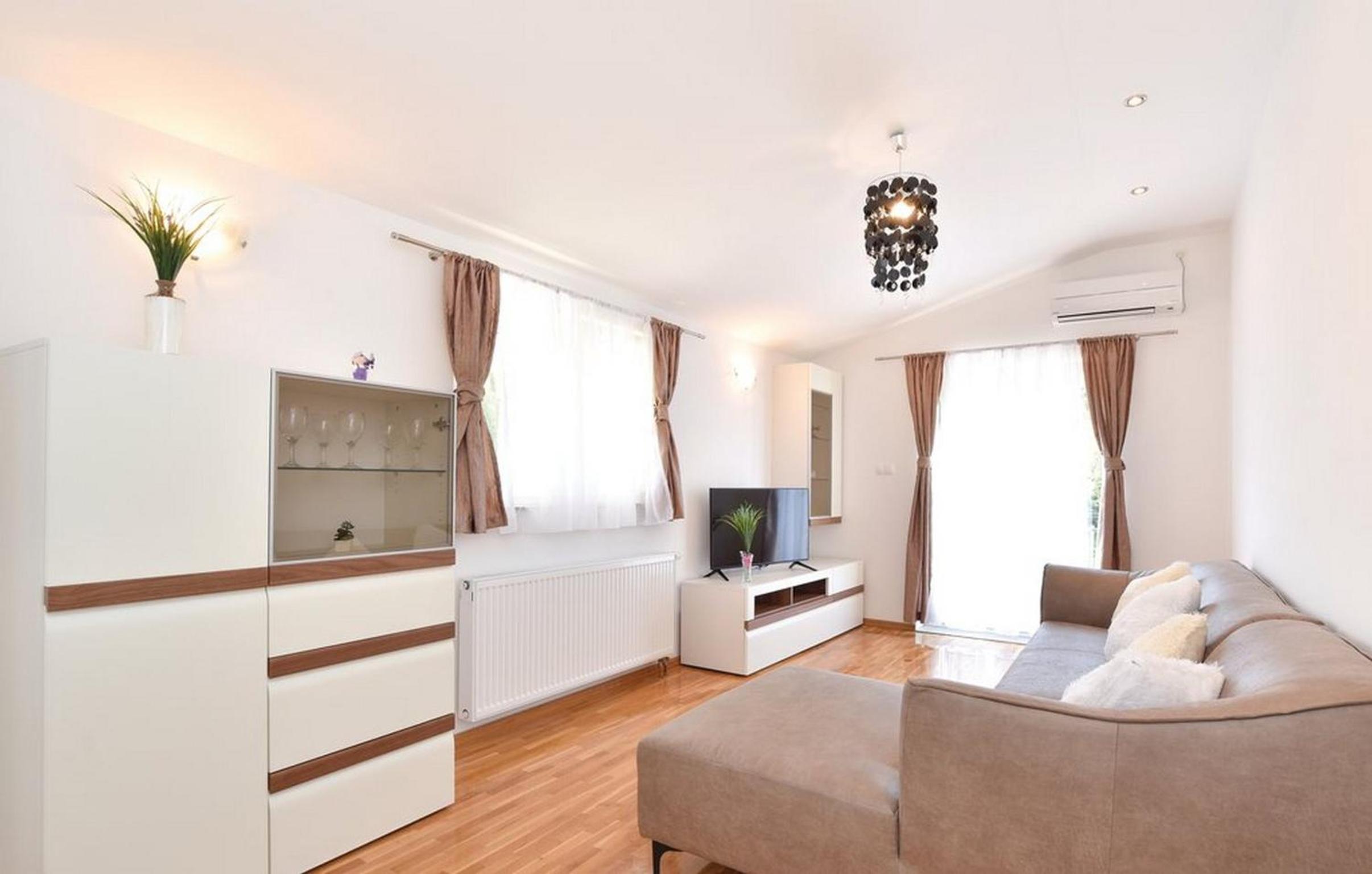 Villa photo 1