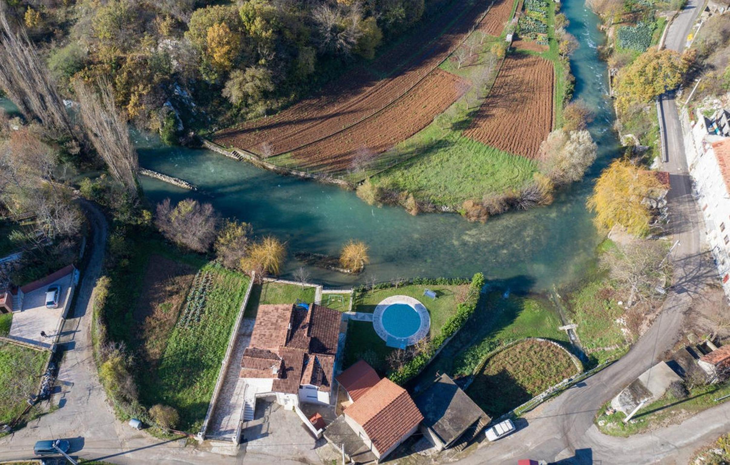 Villa photo 3
