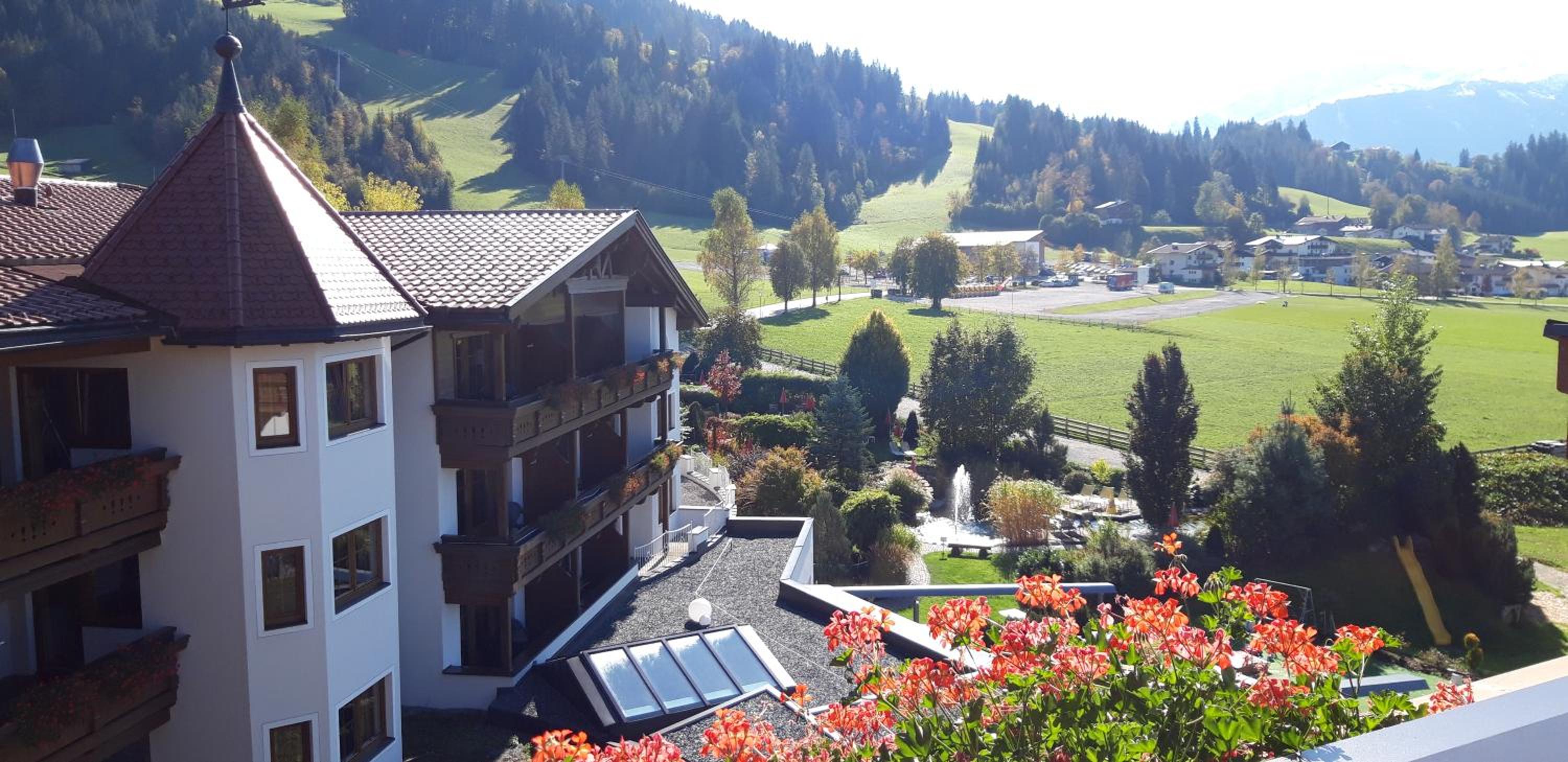 Suite with Mountain View - Photo 3