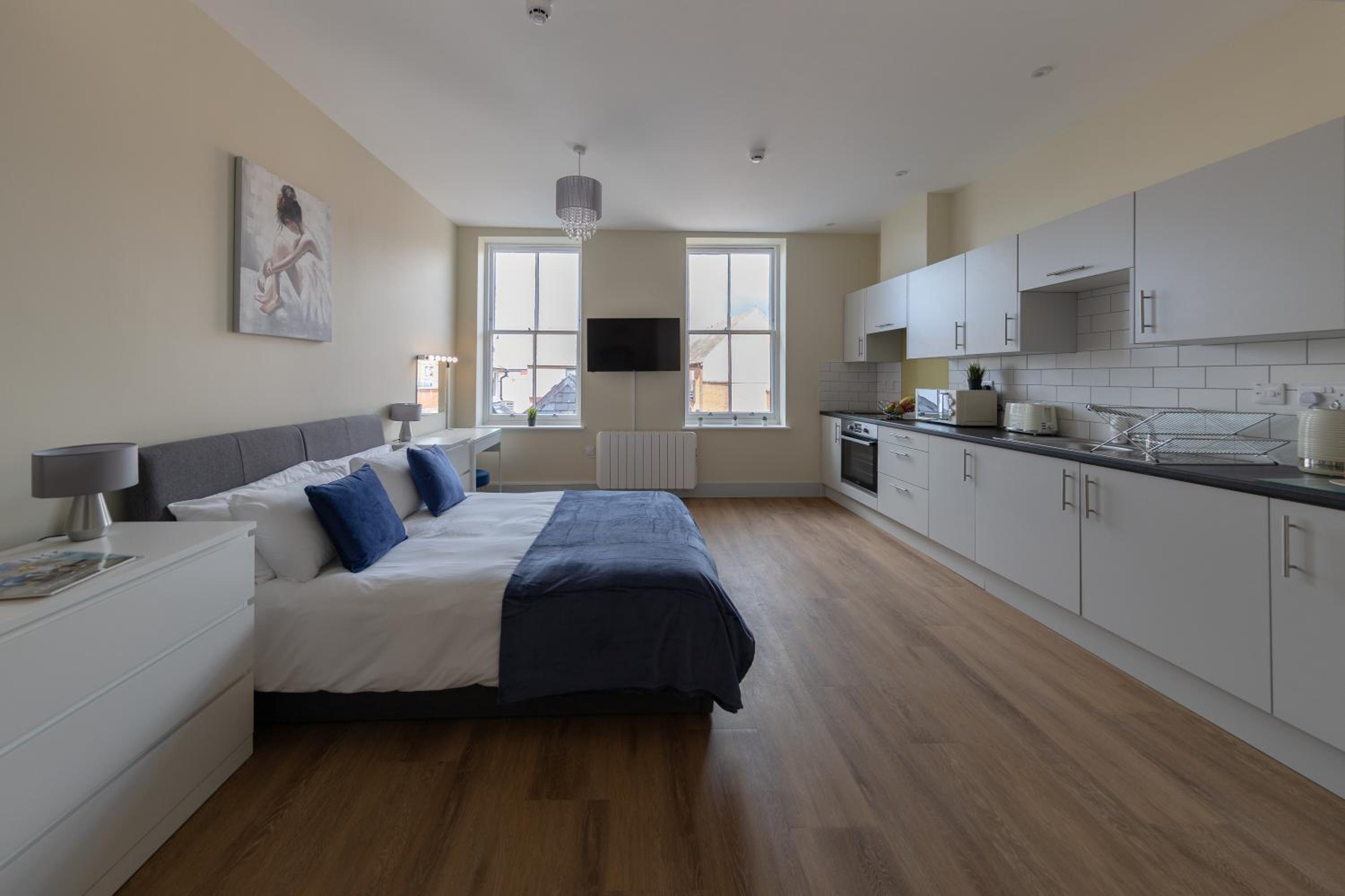 One-Bedroom Apartment