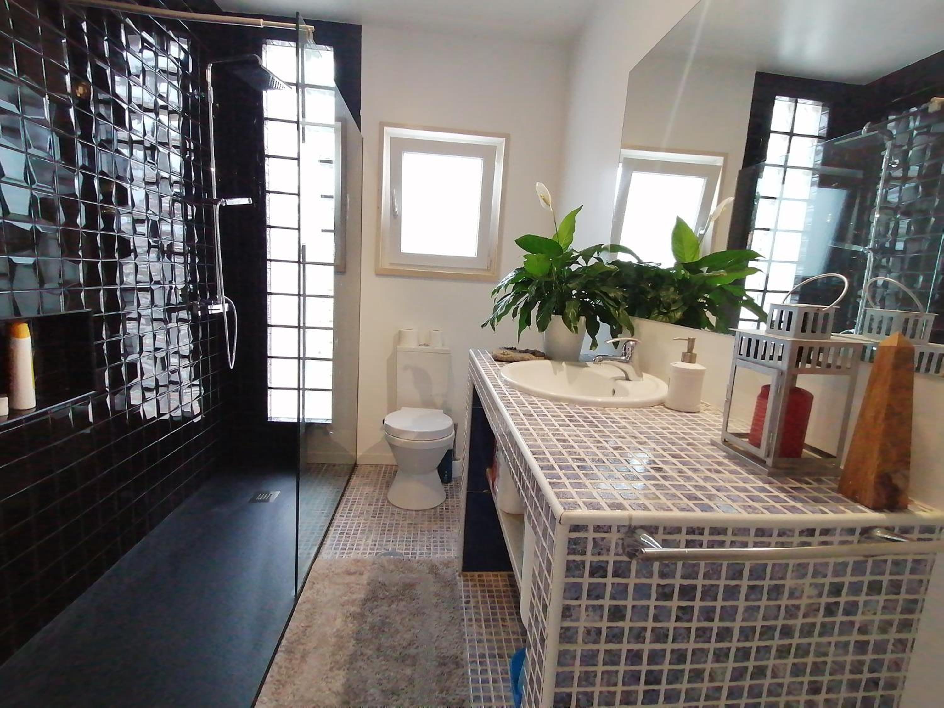Deluxe Room - Photo 7
