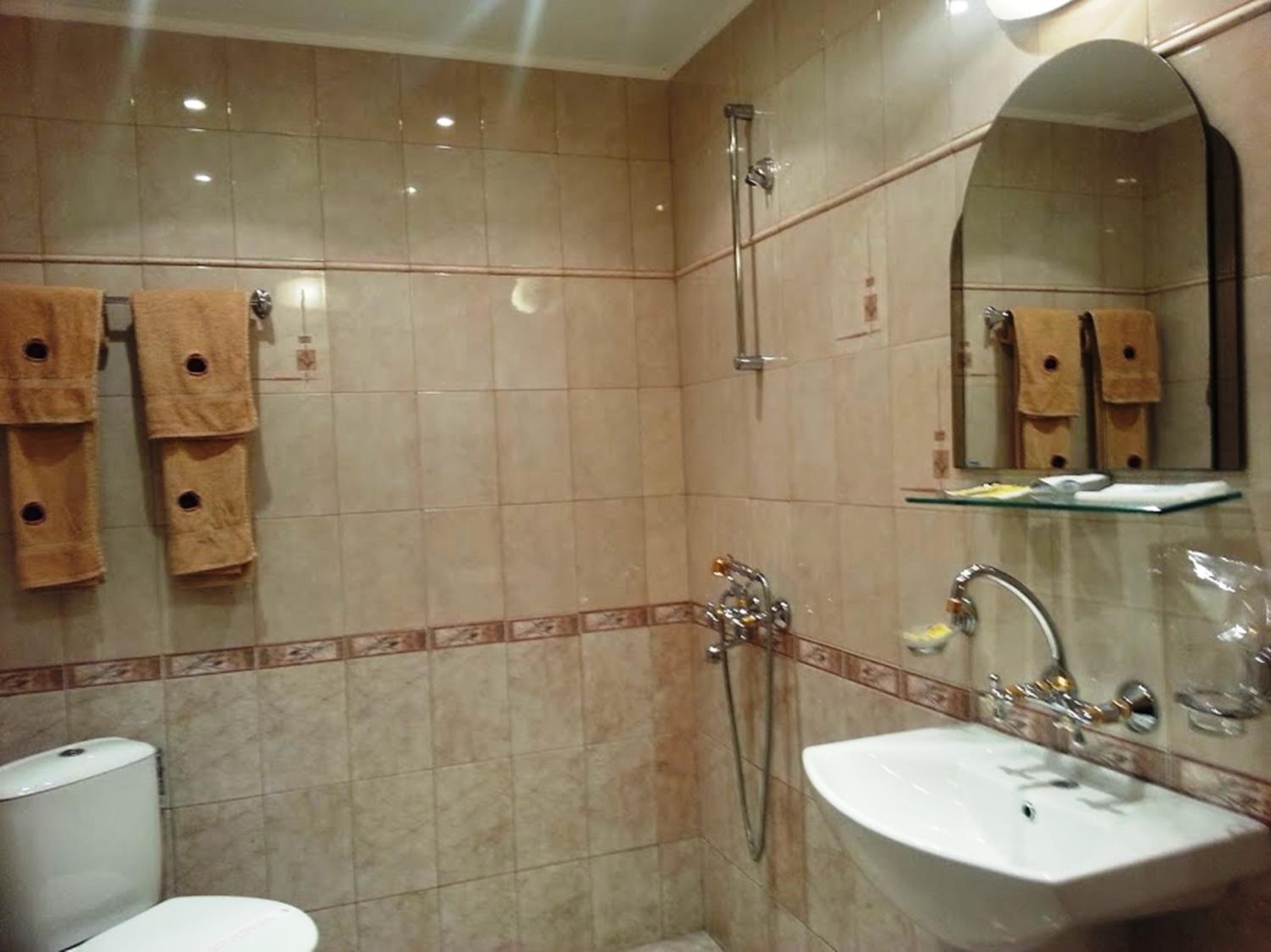 Twin Room with Balcony - Photo 4