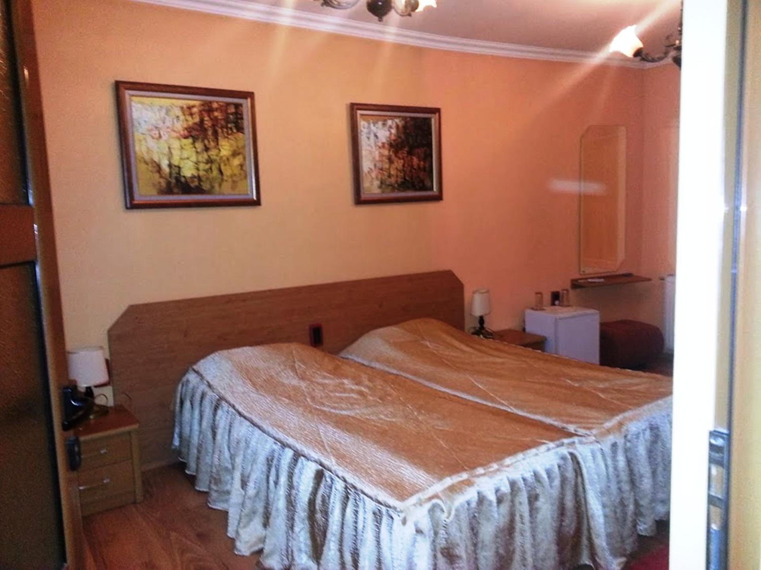 Twin Room with Balcony - Photo 3