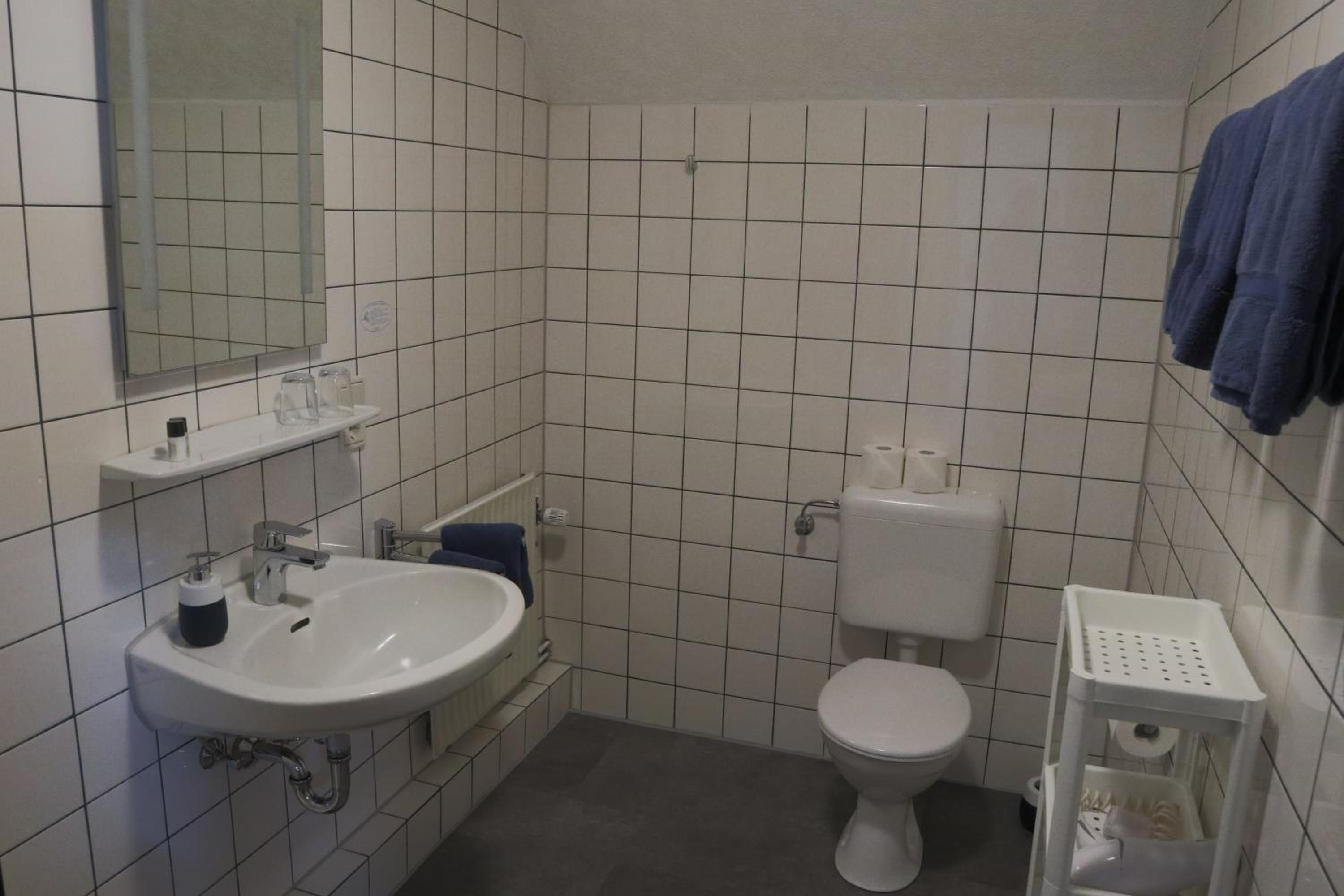 Economy Double Room photo 3