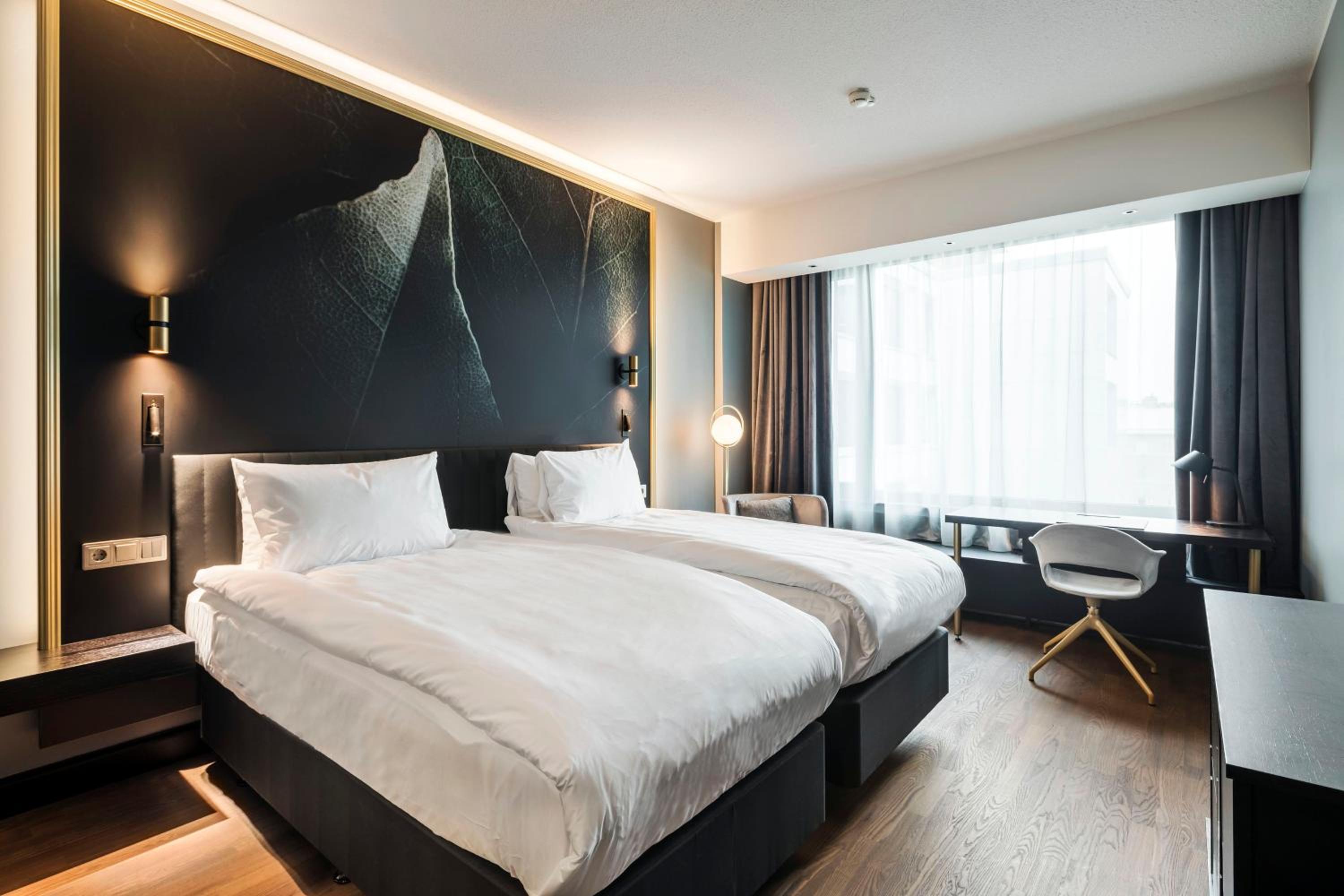 Standard Room with Two Single Beds thumbnail 5