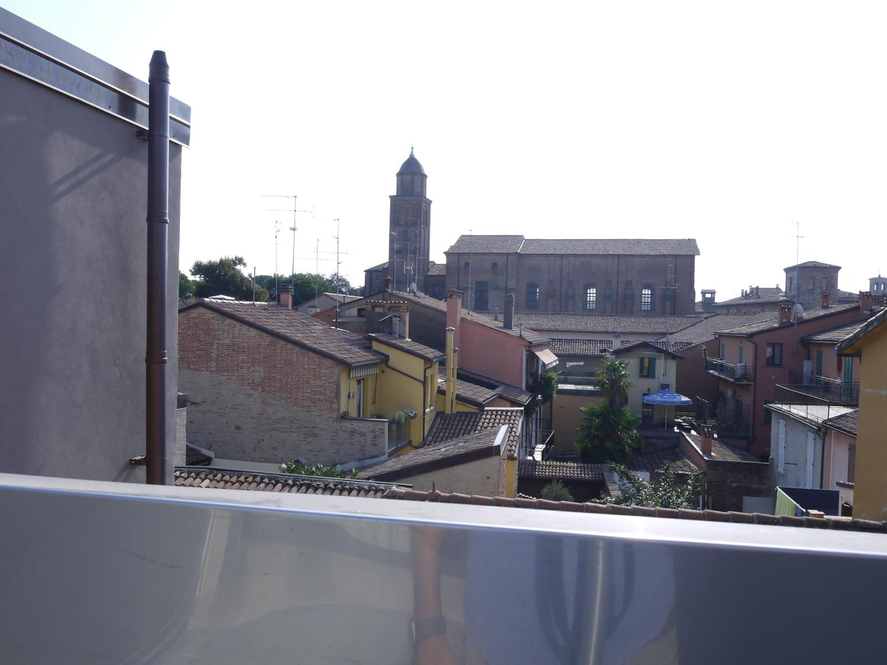 Deluxe Double Room with Balcony - Photo 21