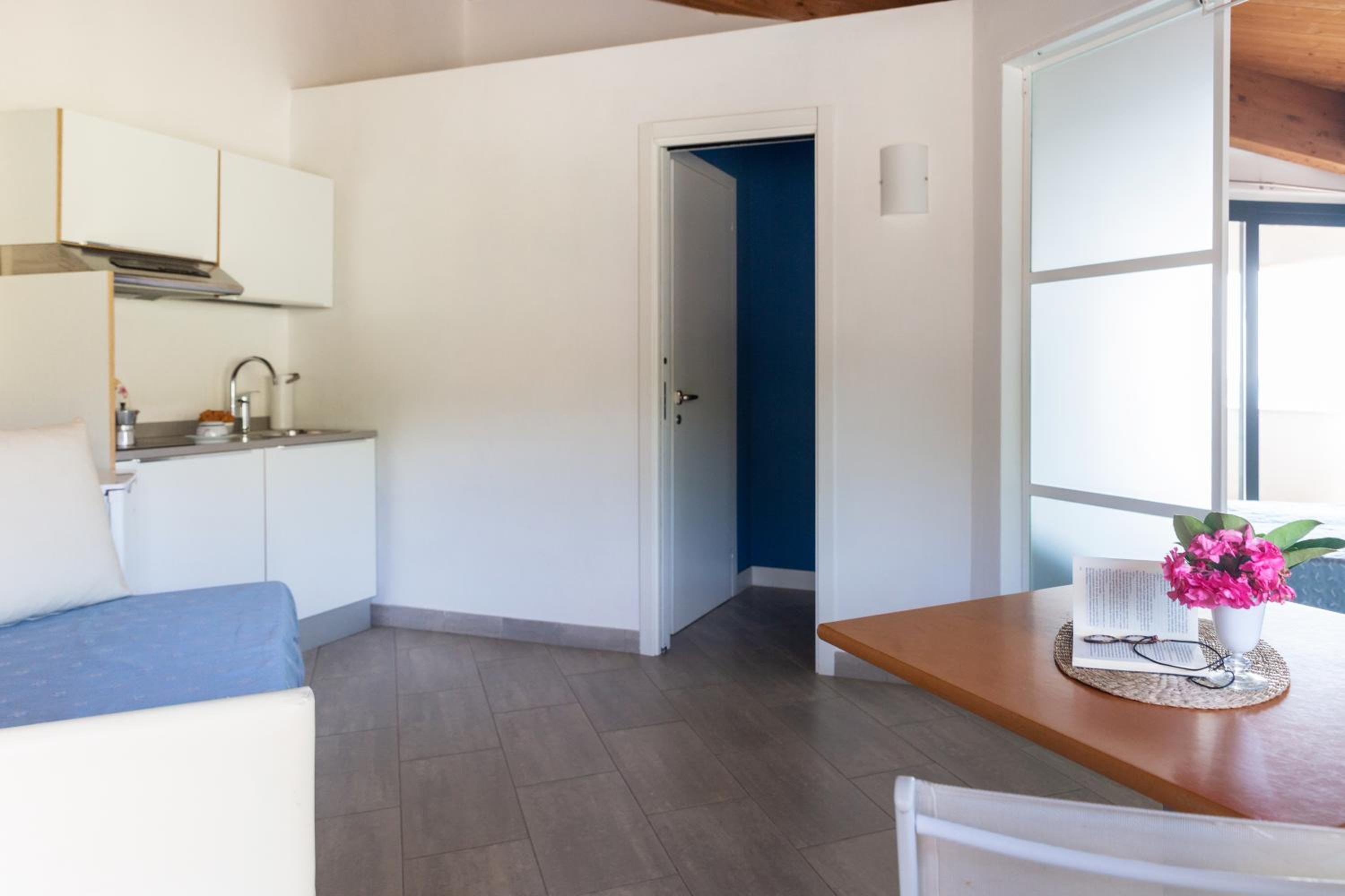 One-Bedroom Apartment - Photo 1