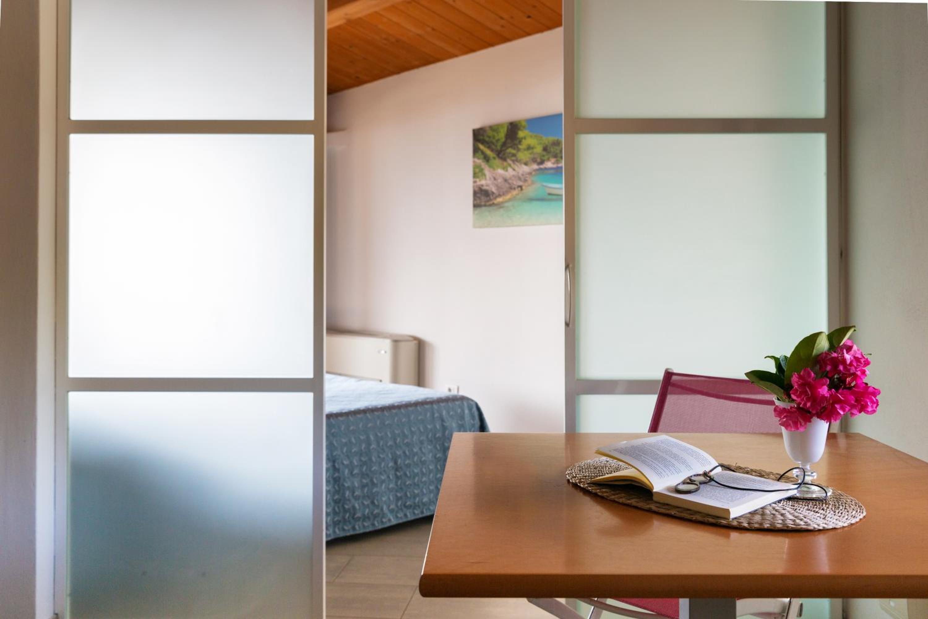 One-Bedroom Apartment - Photo 19