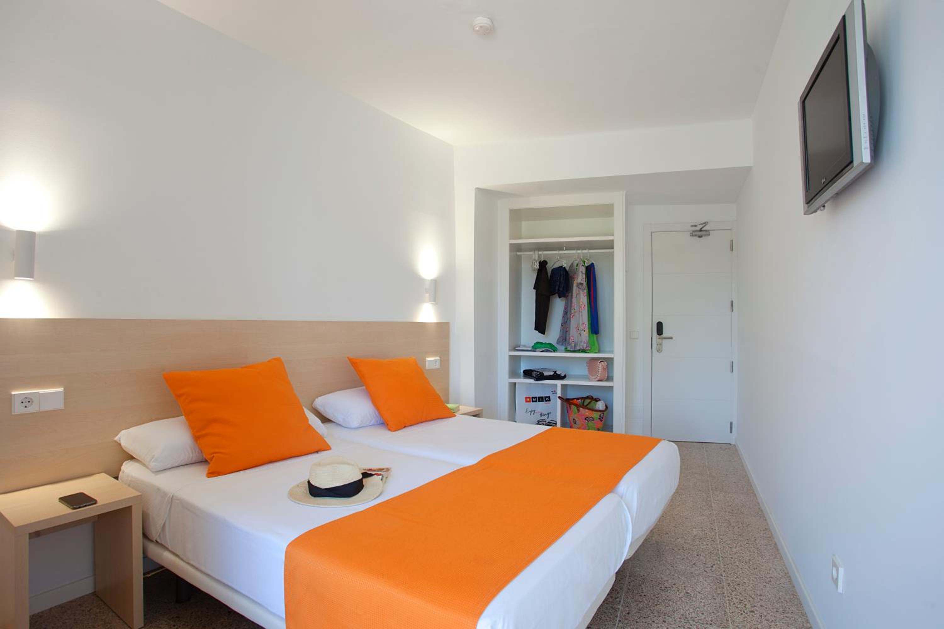 Standard Double Room - Photo 7