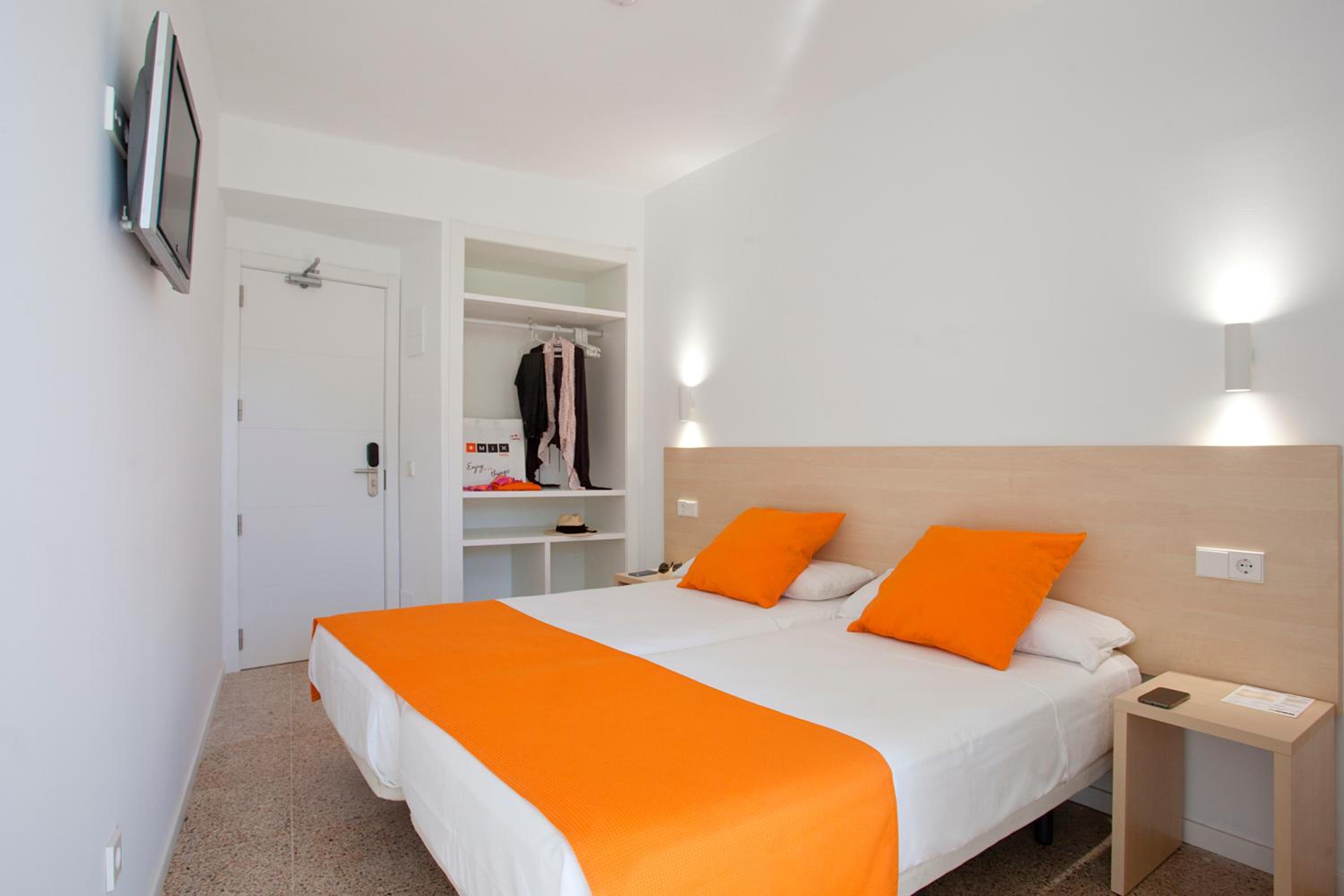 Standard Double Room - Photo 2
