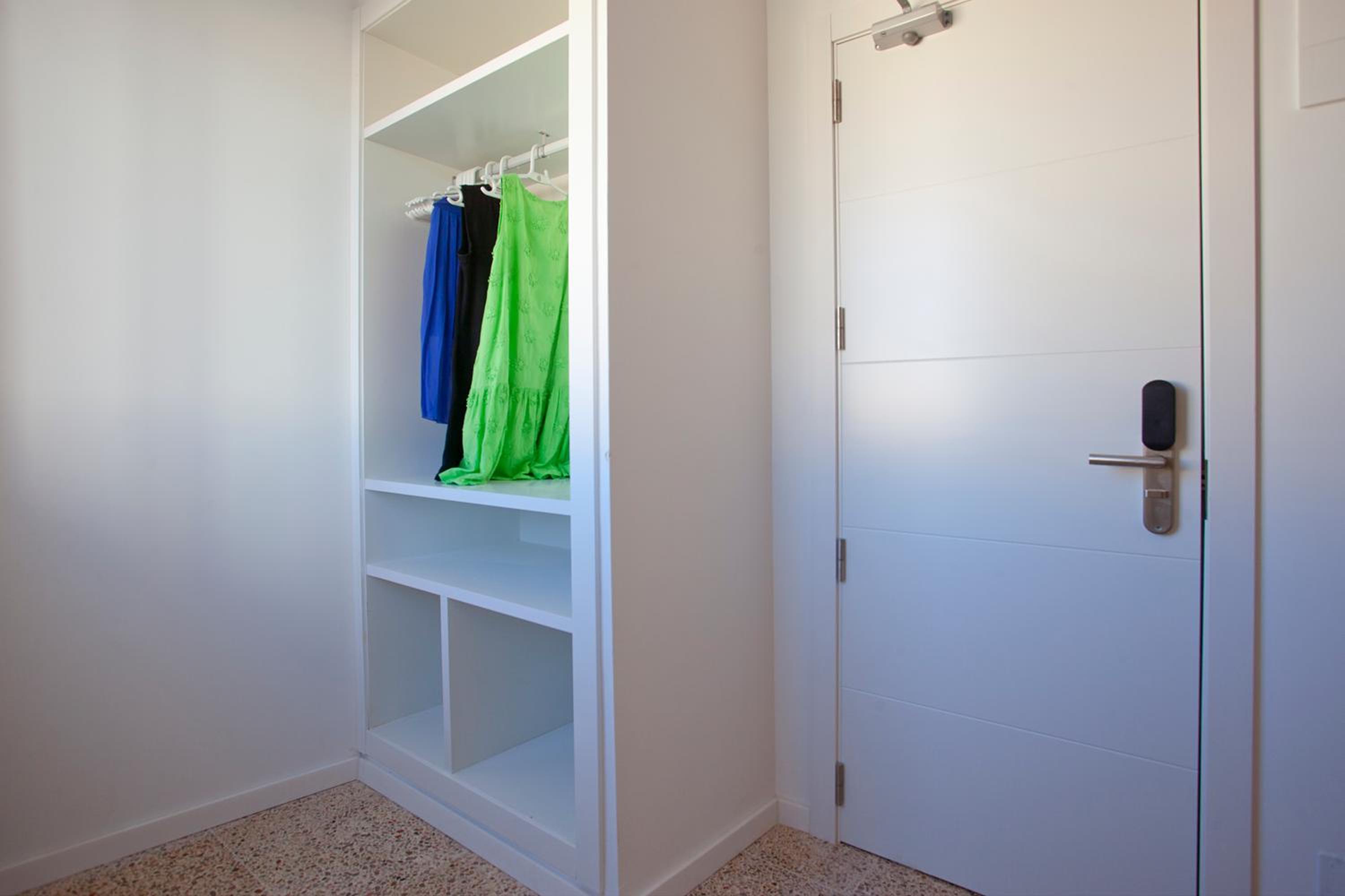 Standard Double Room - Photo 10