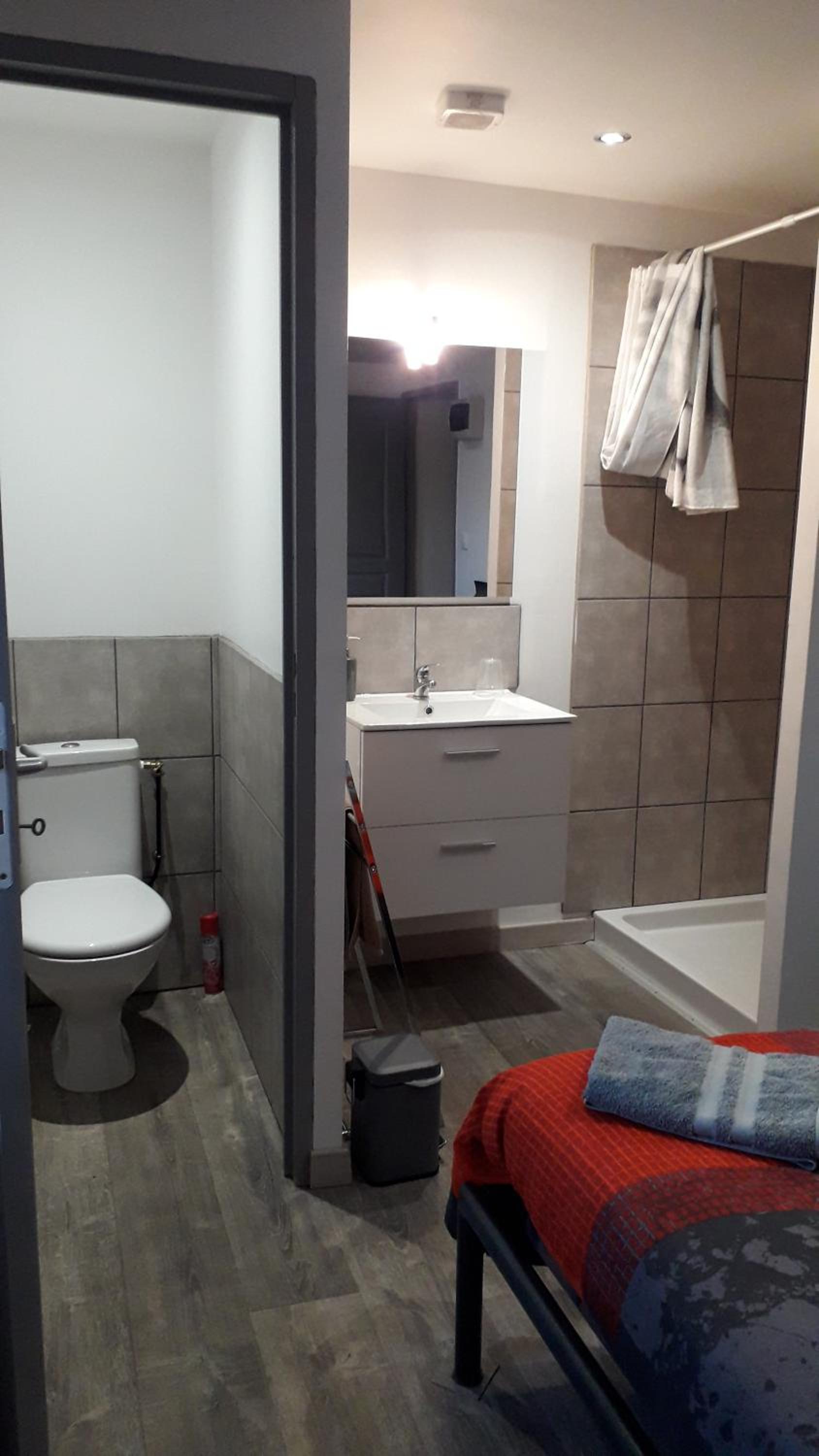 Double Room with Private Bathroom - Photo 1