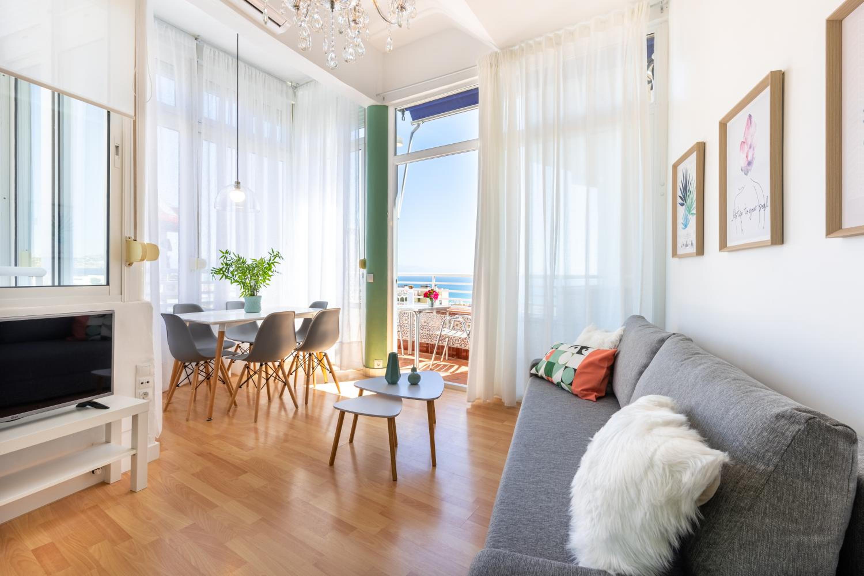 Two-Bedroom Deluxe Apartment with Ocean View