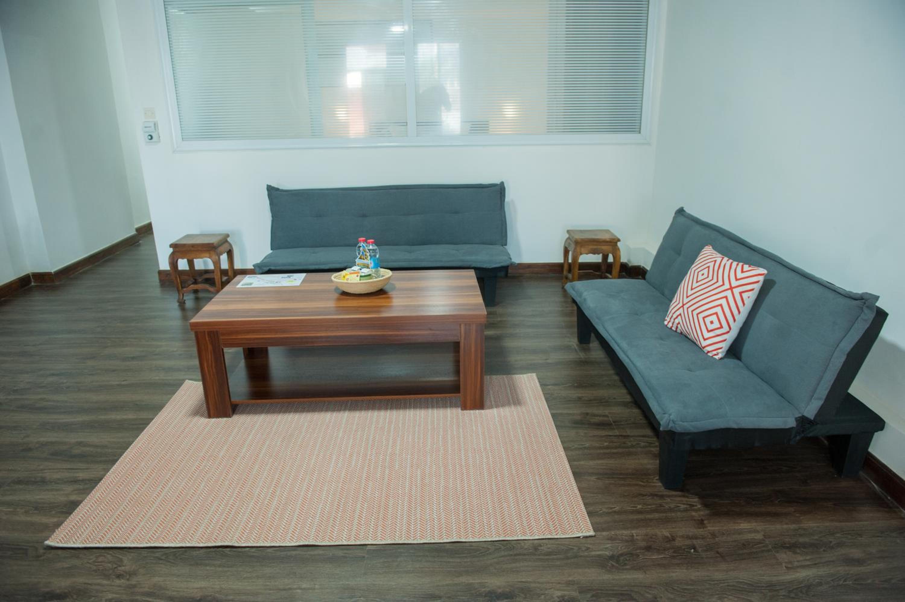 One-Bedroom Apartment photo 1