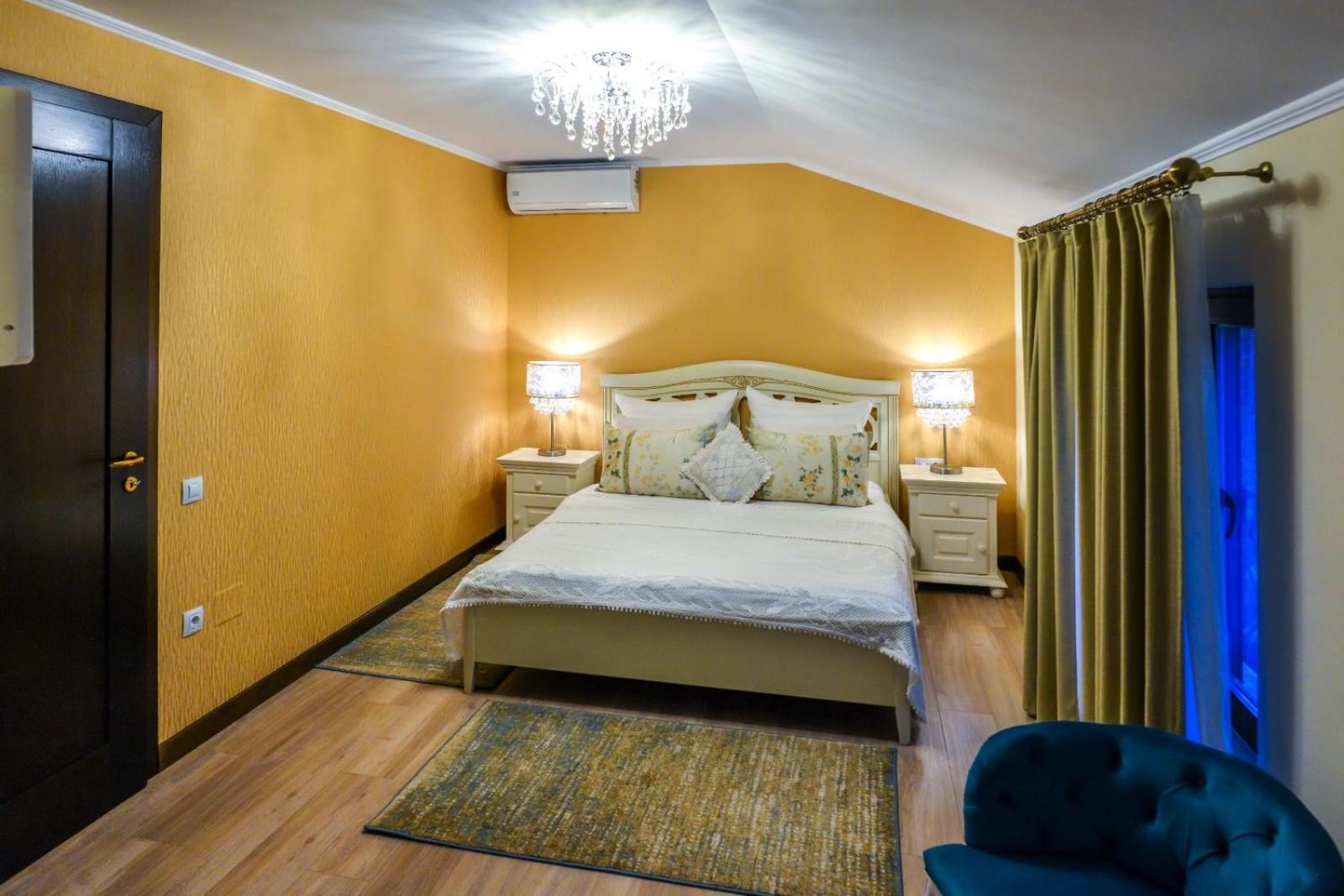 Apartment with Garden View - Photo 2
