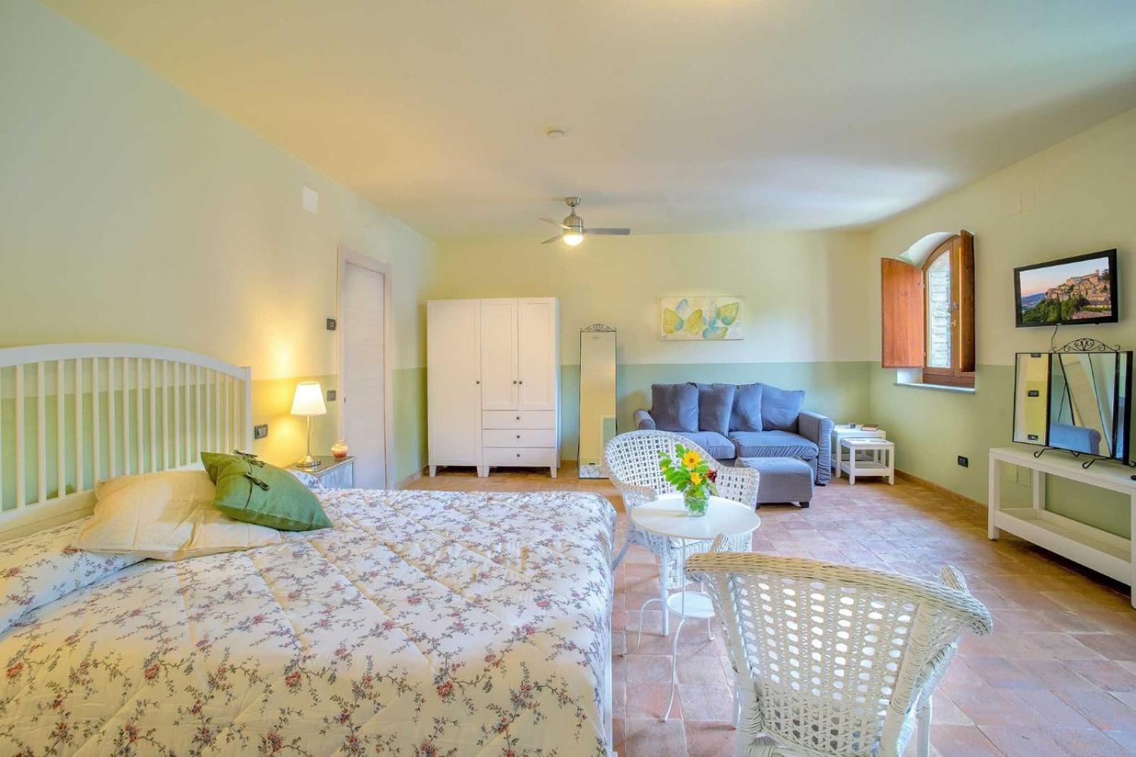 Quadruple Room with Garden View - Photo 3