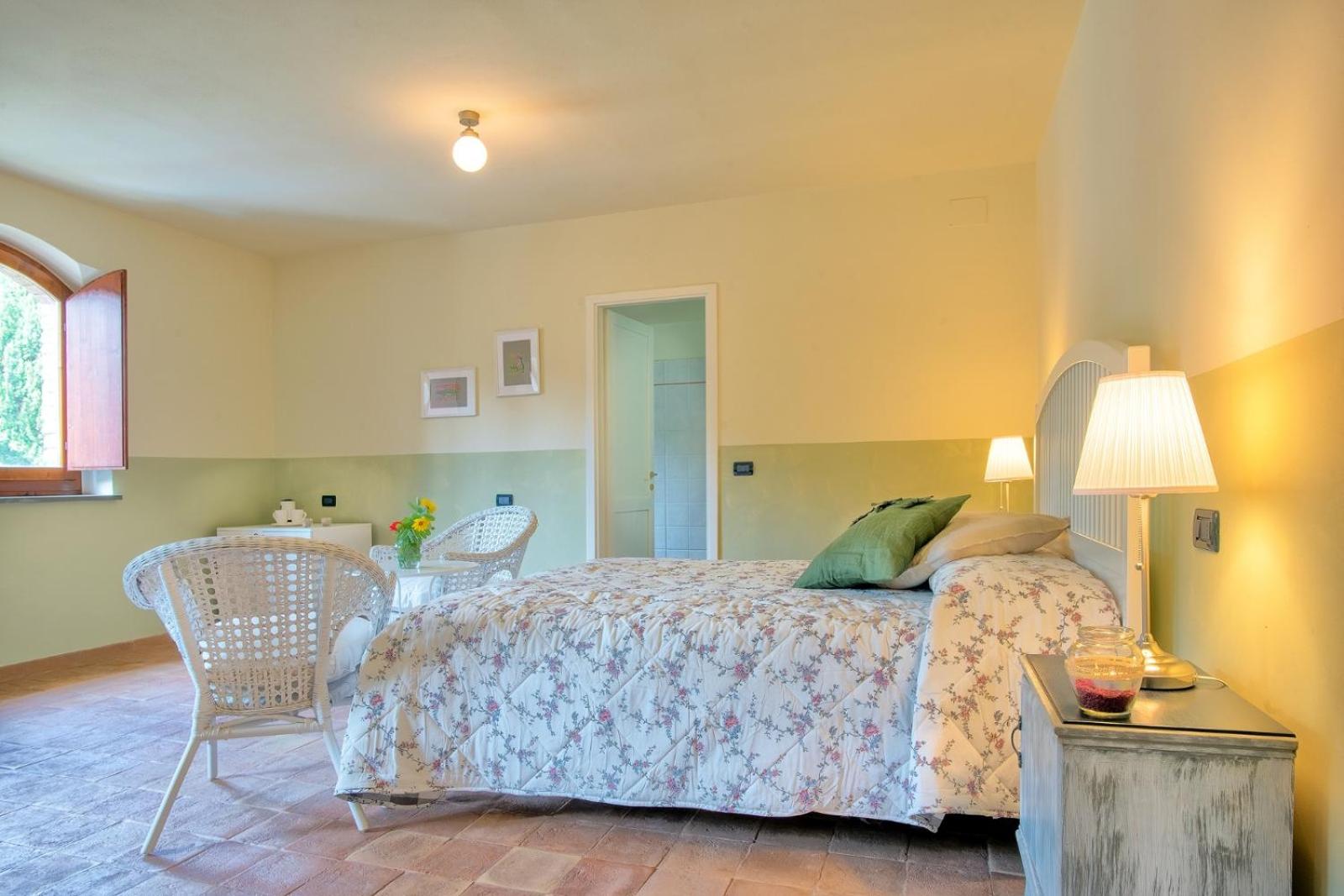 Quadruple Room with Garden View - Photo 7