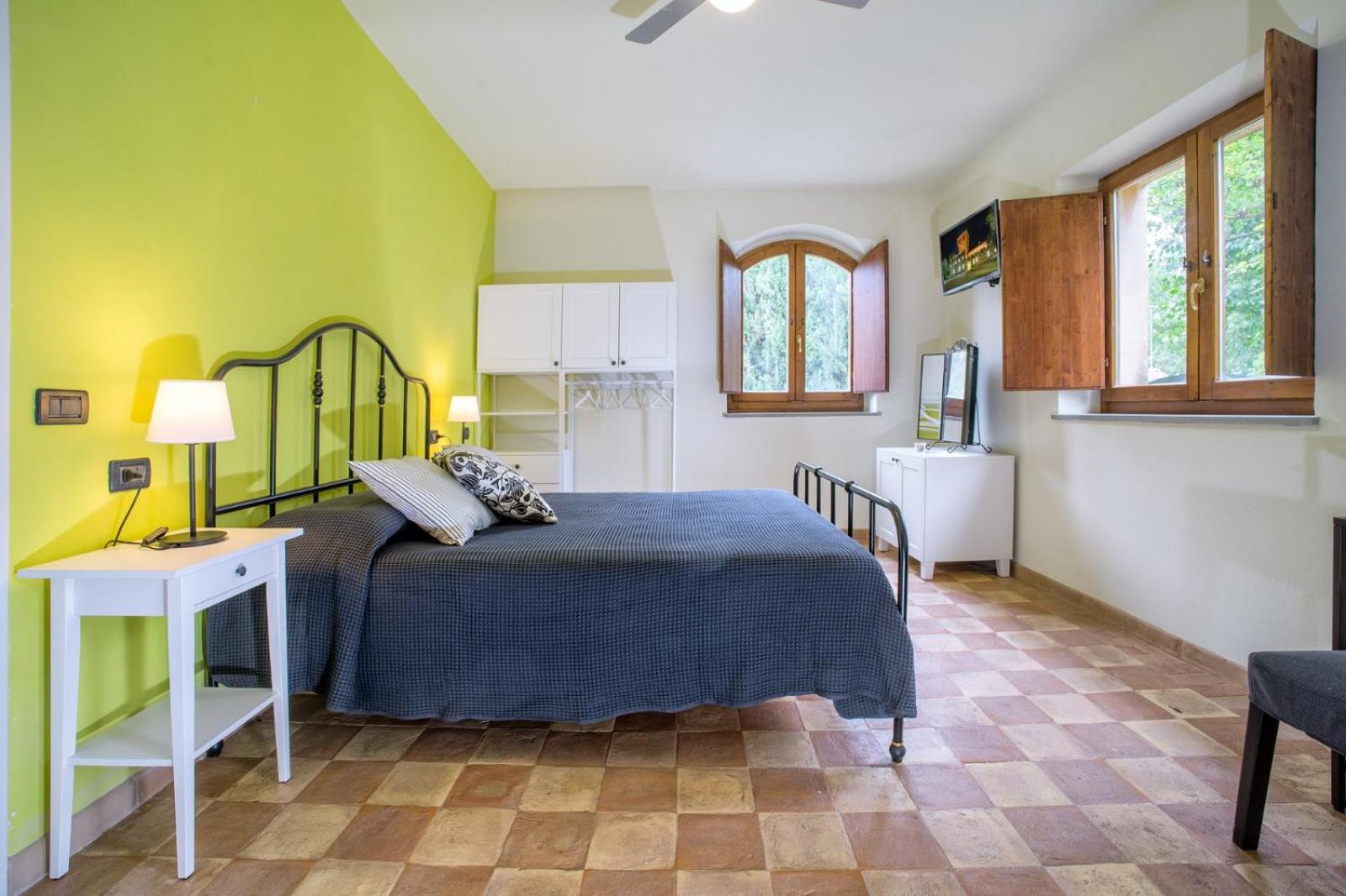 Double Room - Photo 11