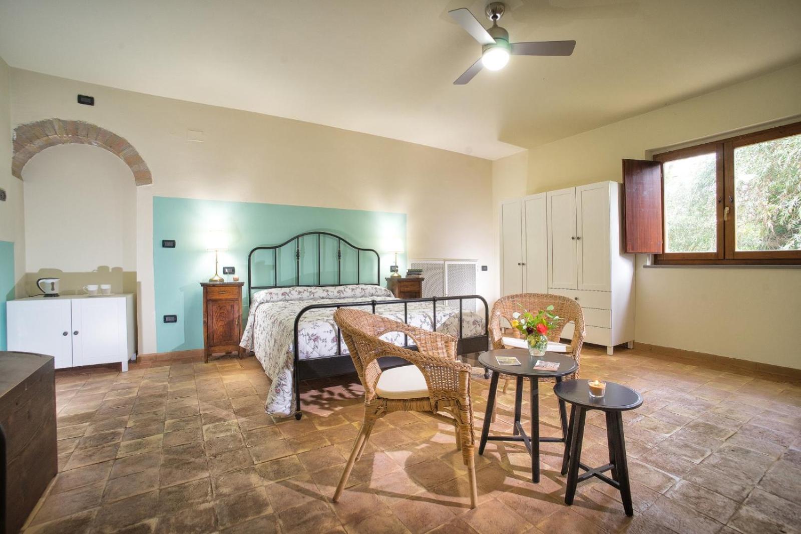 Double Room - Photo 10