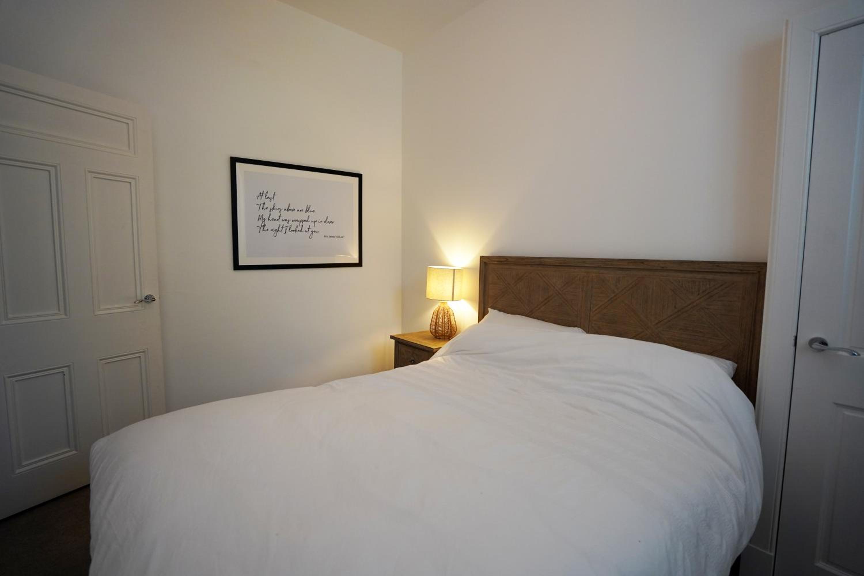 Two-Bedroom Apartment - Photo 21