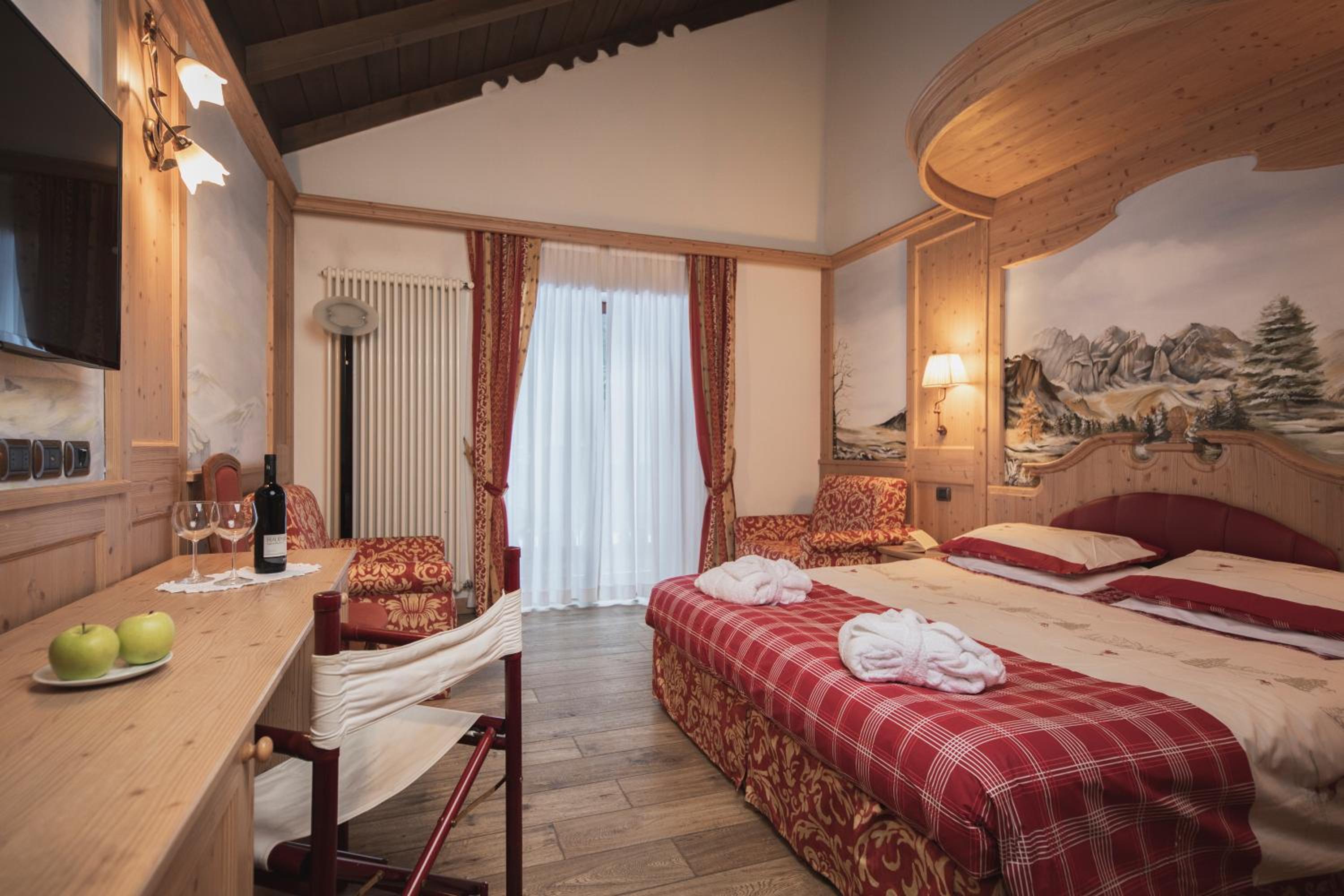 Deluxe Room - Photo 4