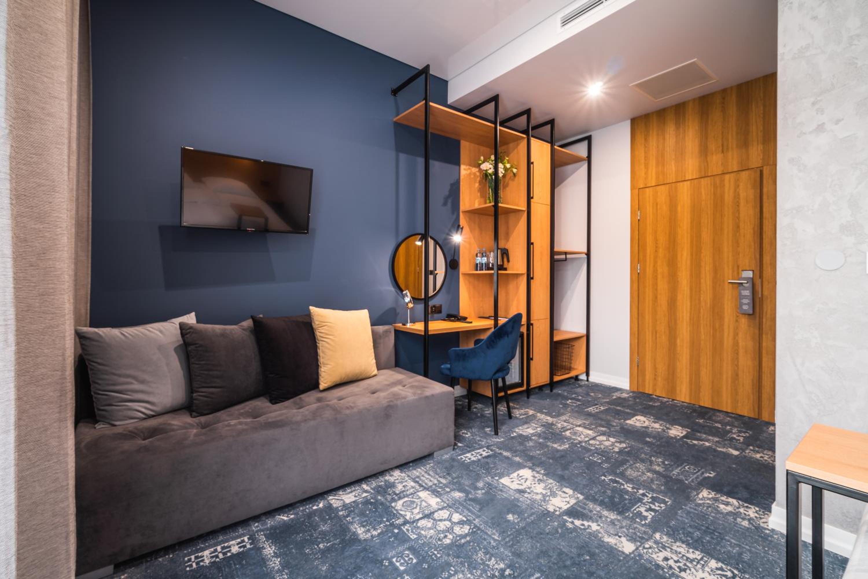 Double Room - Photo 5